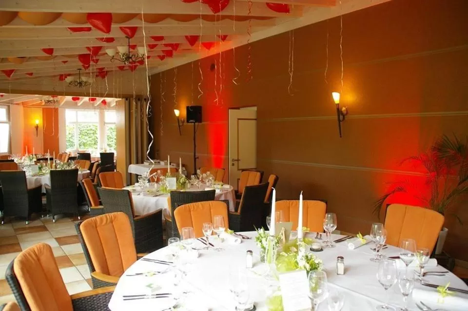 Banquet/Function facilities, Restaurant/Places to Eat in Hotel Mühlenhof Lollar