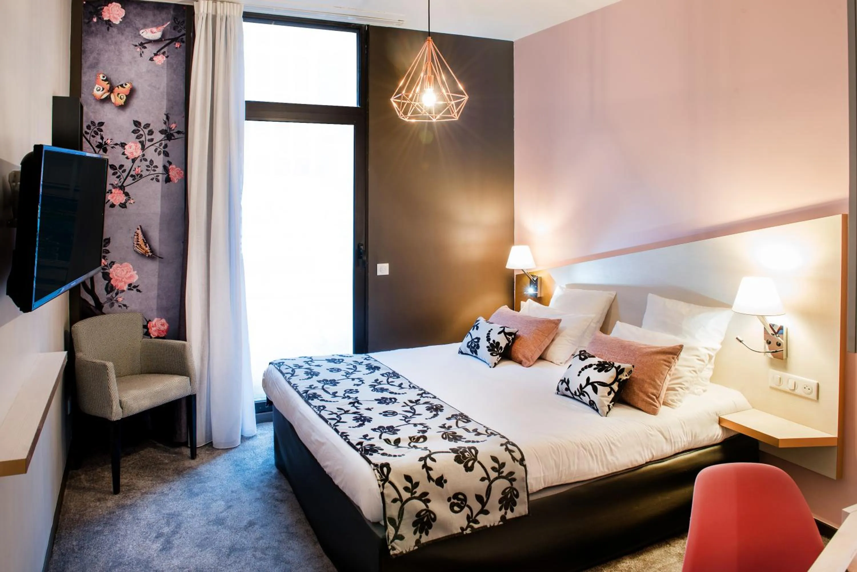 TV and multimedia, Bed in Hôtel Sainte-Rose