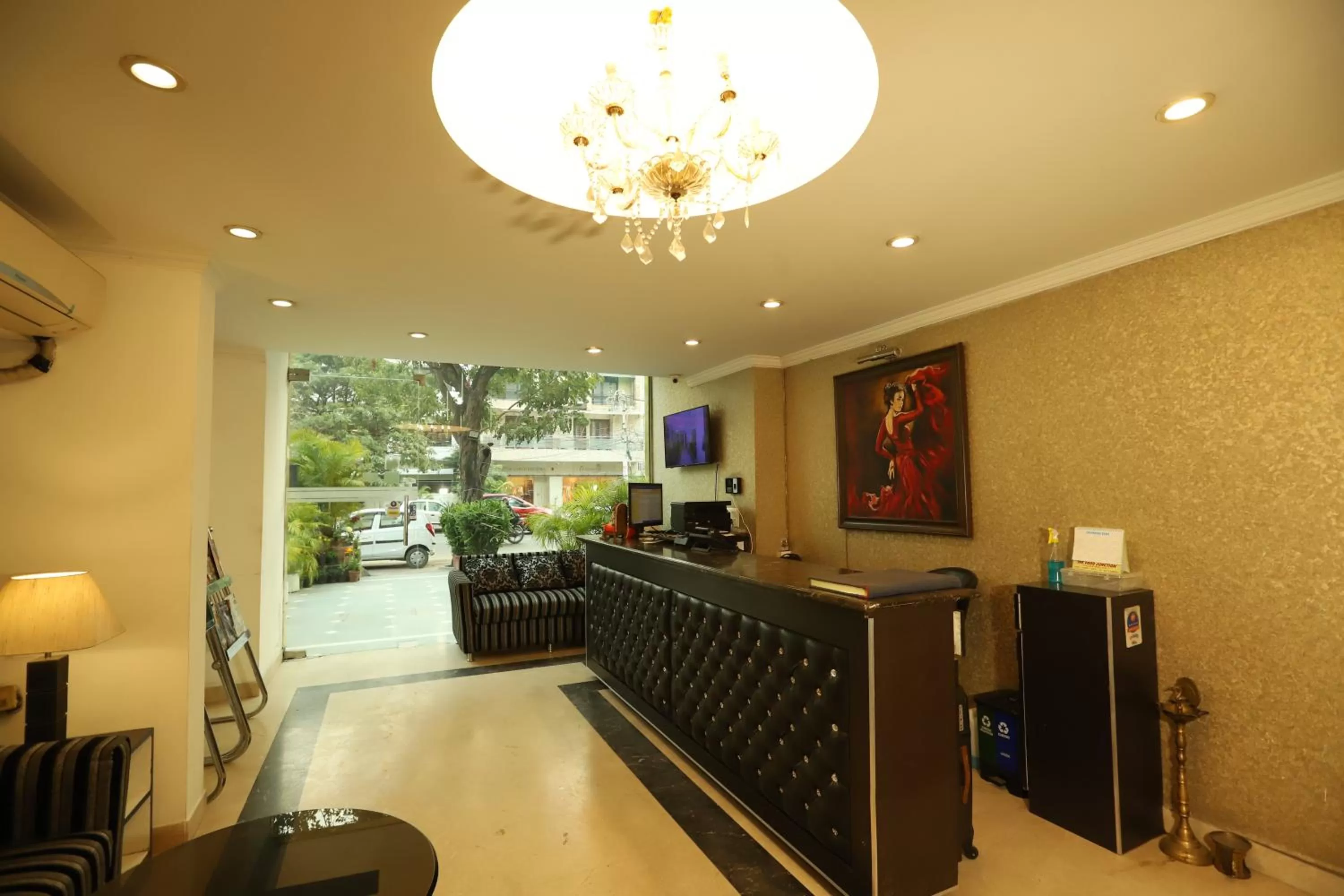 Facade/entrance in Hotel Capitol Hills - Greater Kailash Delhi