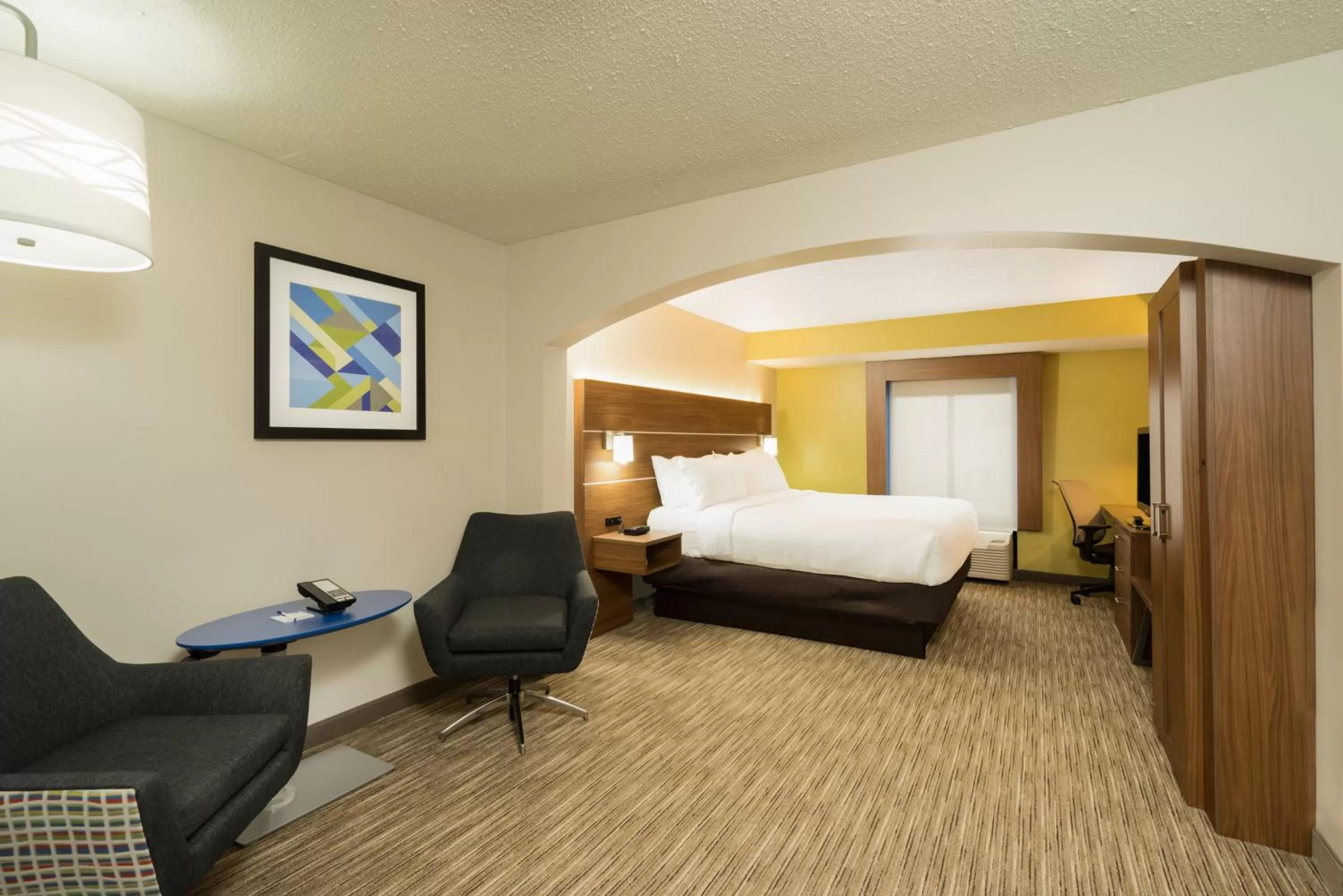 Photo of the whole room, Bed in Holiday Inn Express Hotel & Suites Louisville East by IHG