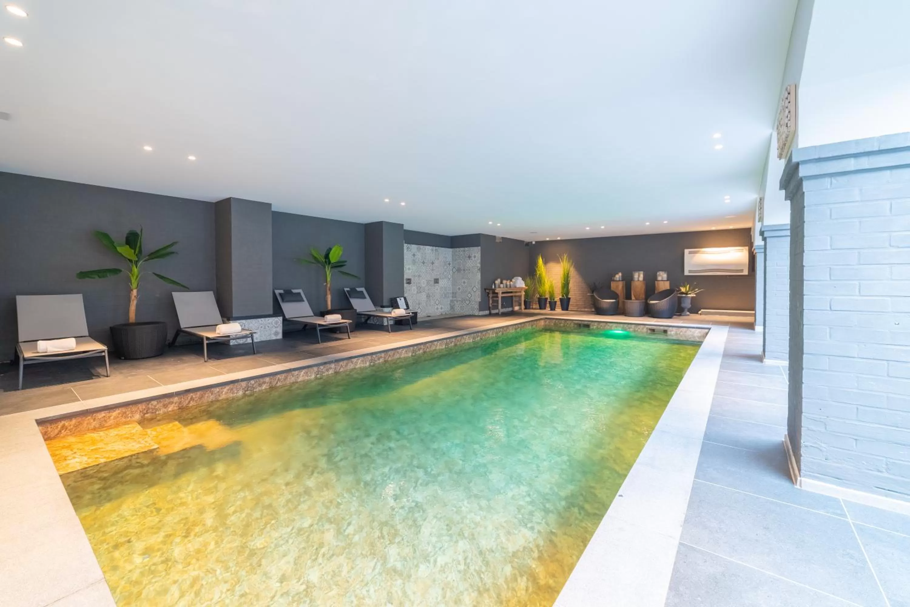 Swimming pool in Grand Hotel Normandy by CW Hotel Collection