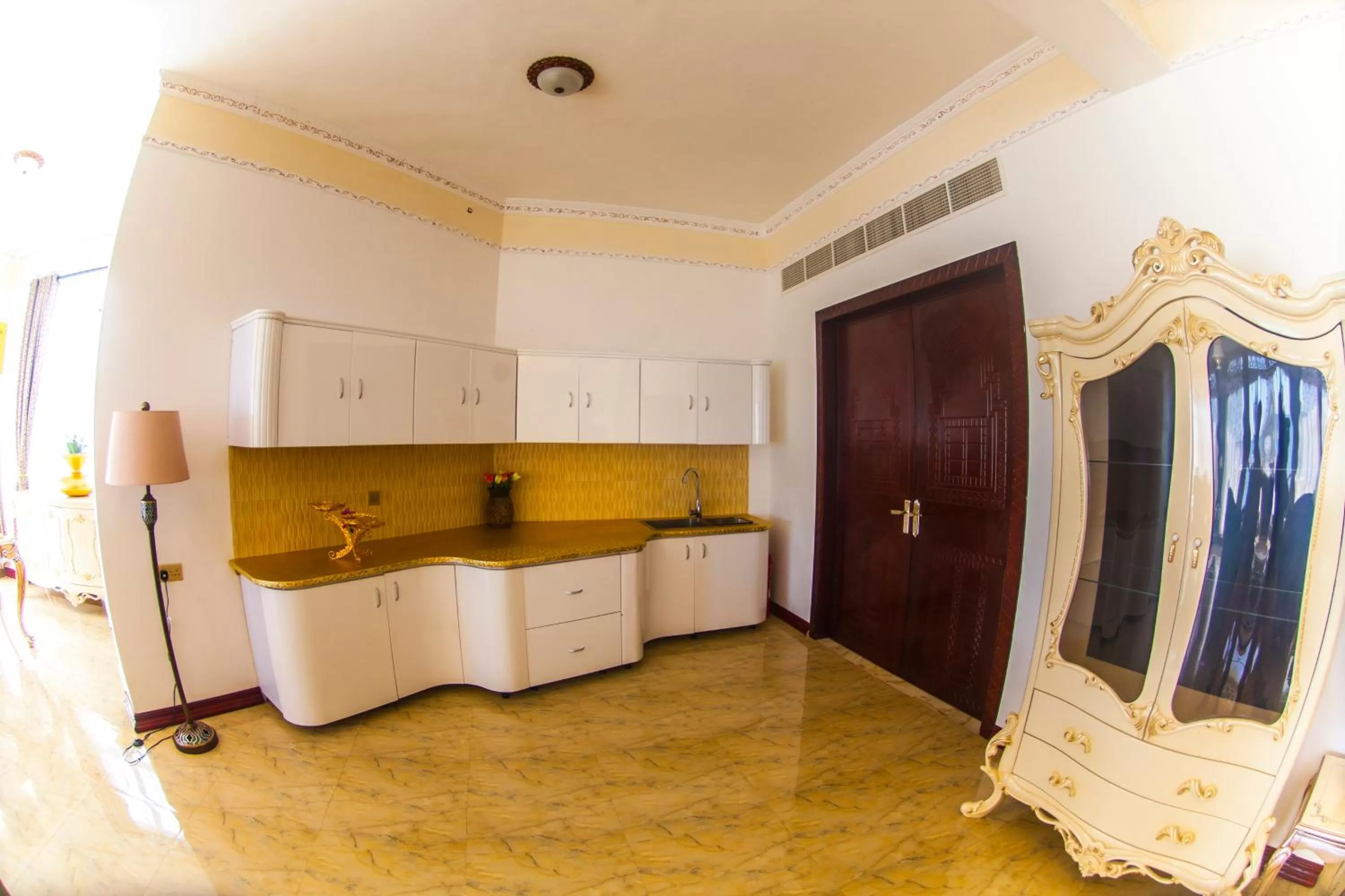 Kitchen or kitchenette in Madinat Al Bahr Business & Spa Hotel