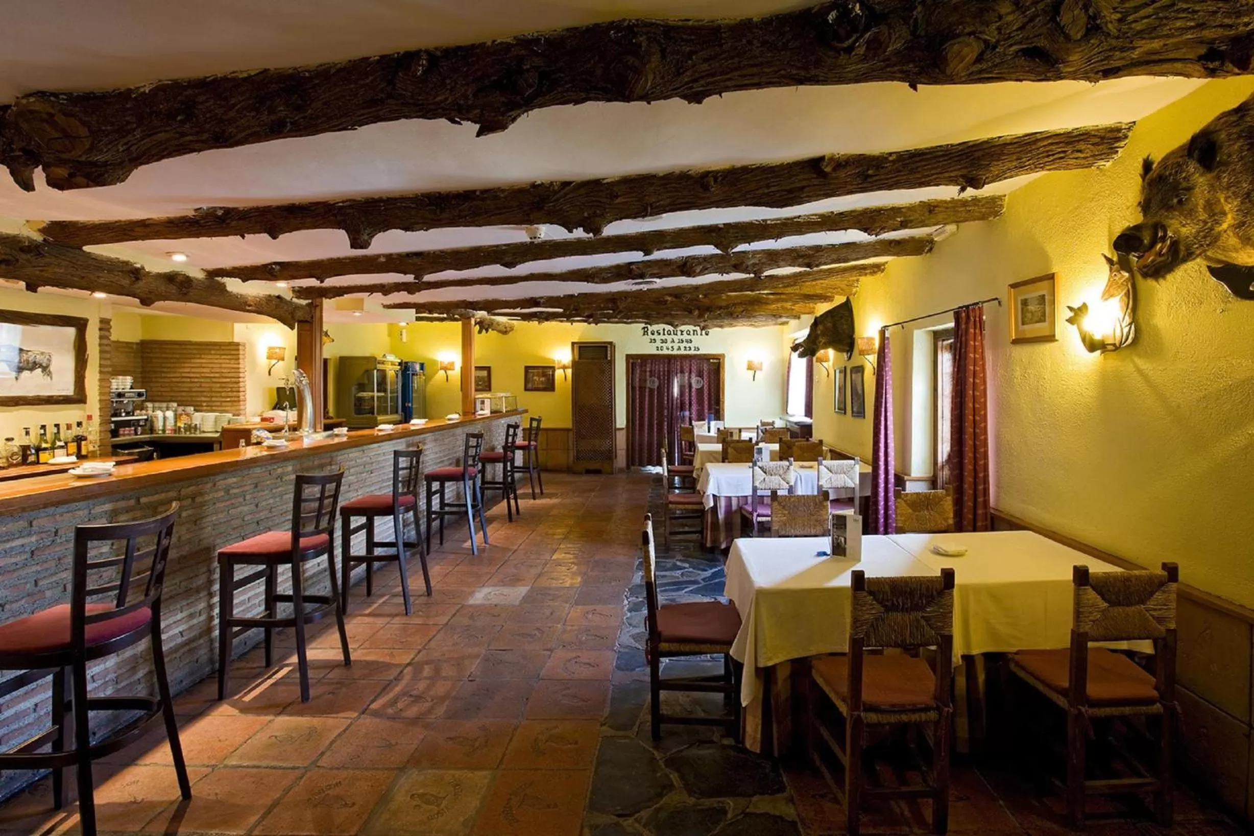 Restaurant/places to eat in Hotel la Perdiz