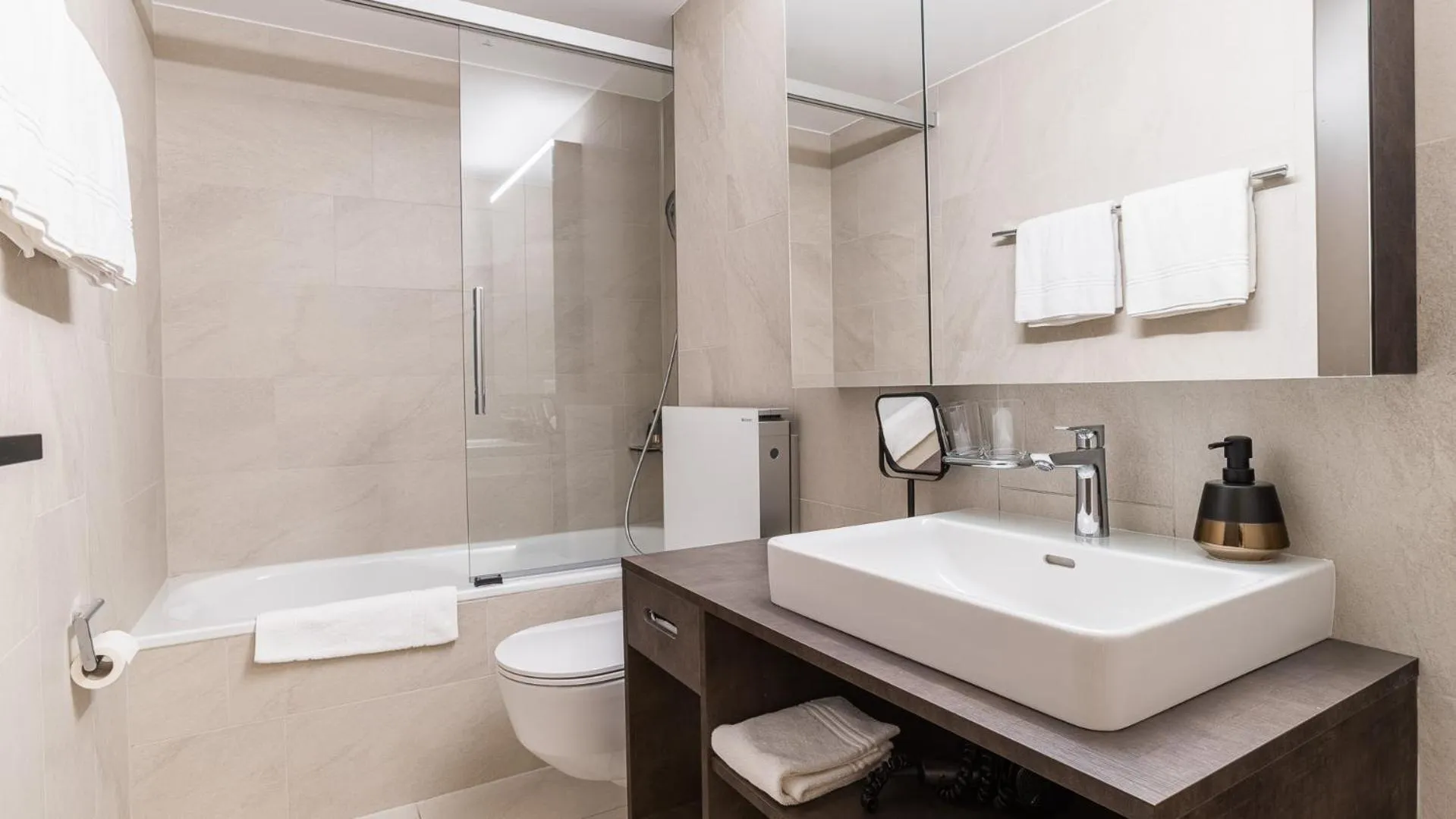 Bathroom in Hotel Derby