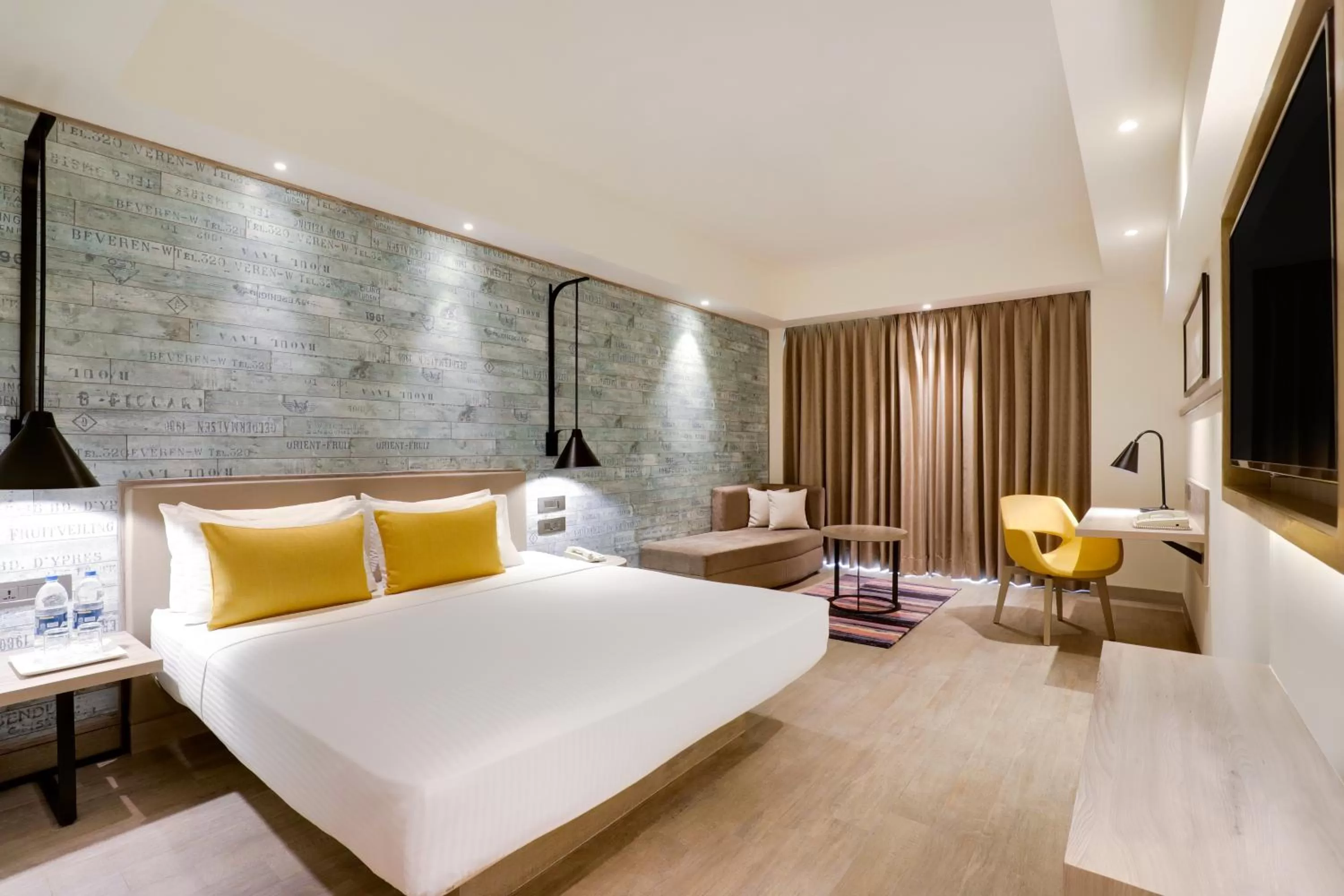 Bedroom, Bed in Lemon Tree Premier, Mumbai International Airport