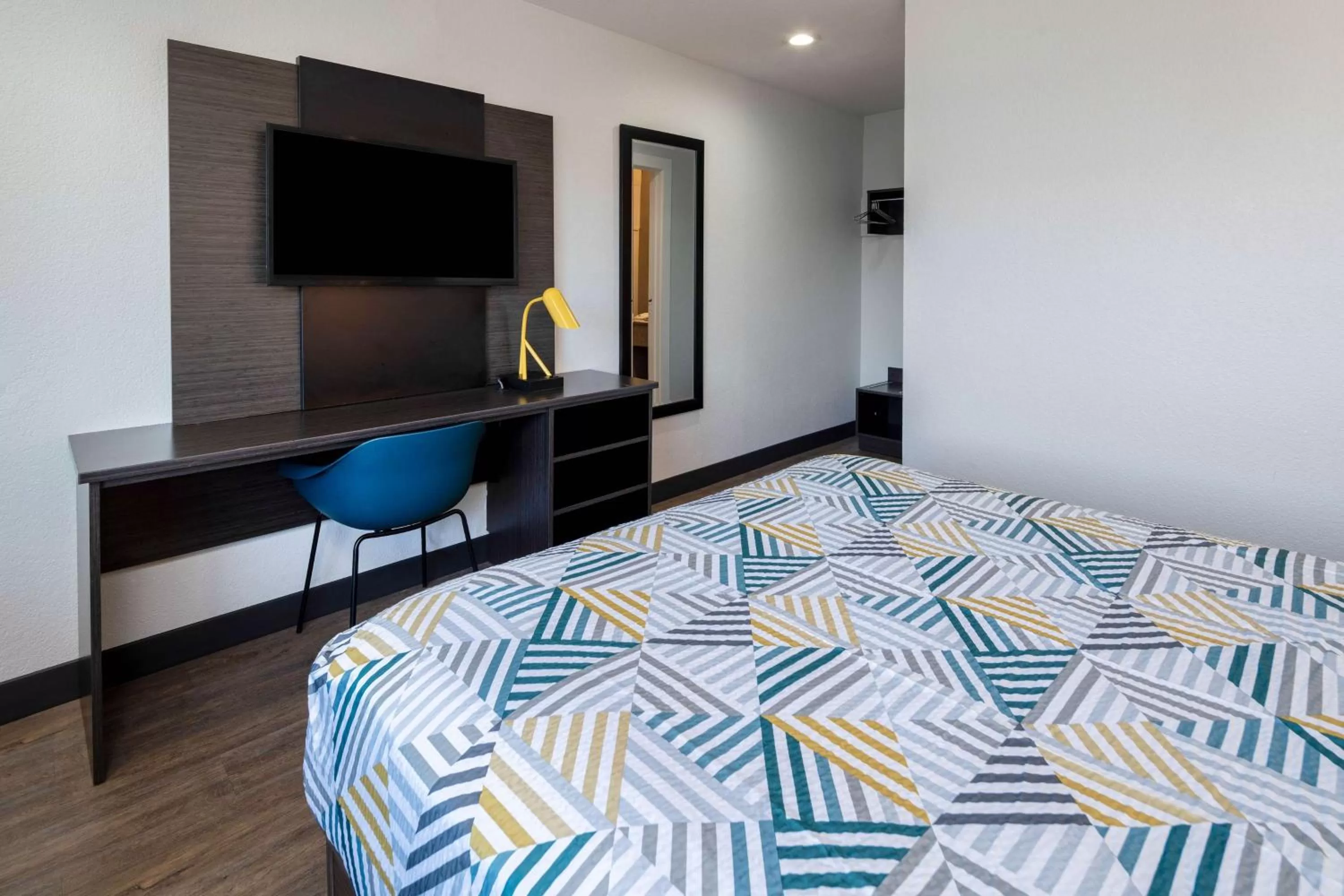 Photo of the whole room, Bed in Motel 6-Fontana, CA