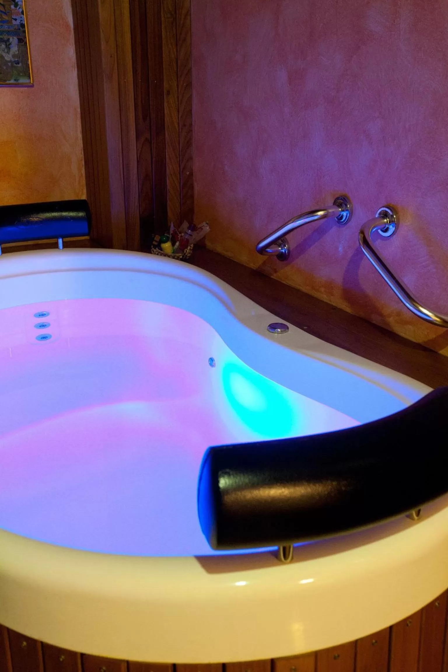 Hot Spring Bath in Pousada Villa Capivary Campos do Jordão