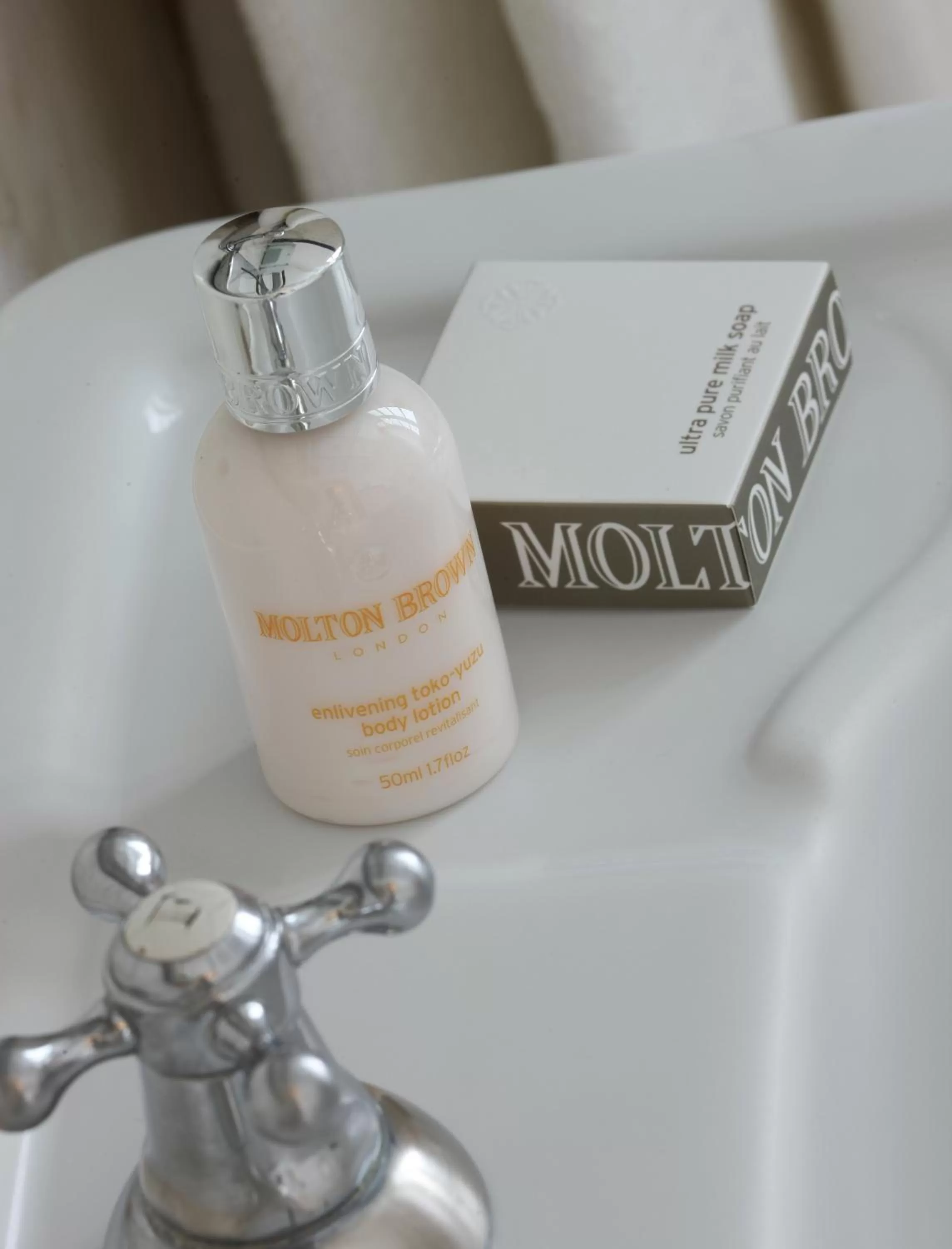 Bathroom in Hotel Britania Art Deco - Lisbon Heritage Collection - Avenida