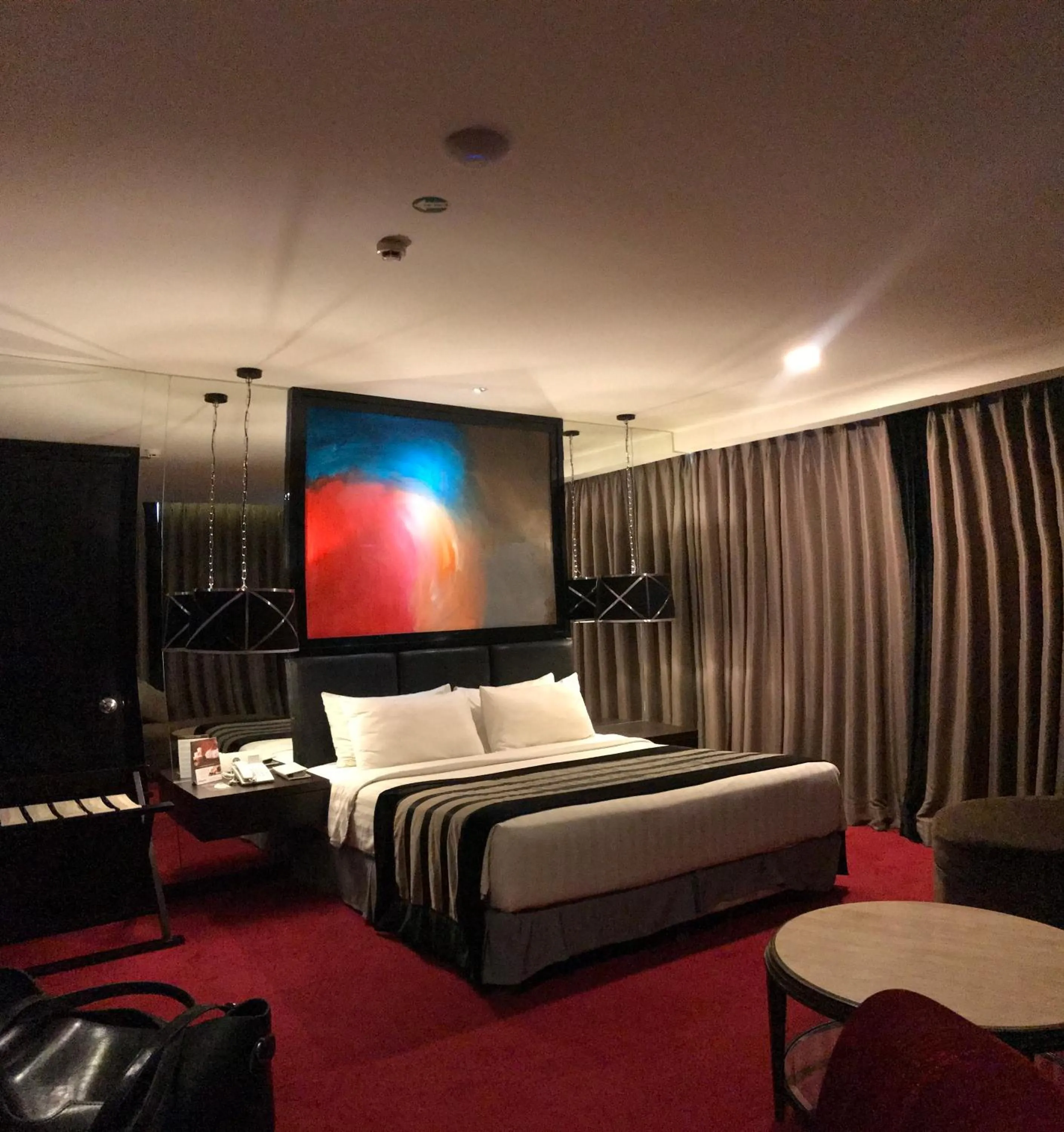 Photo of the whole room, Bed in Amaroossa Cosmo Jakarta