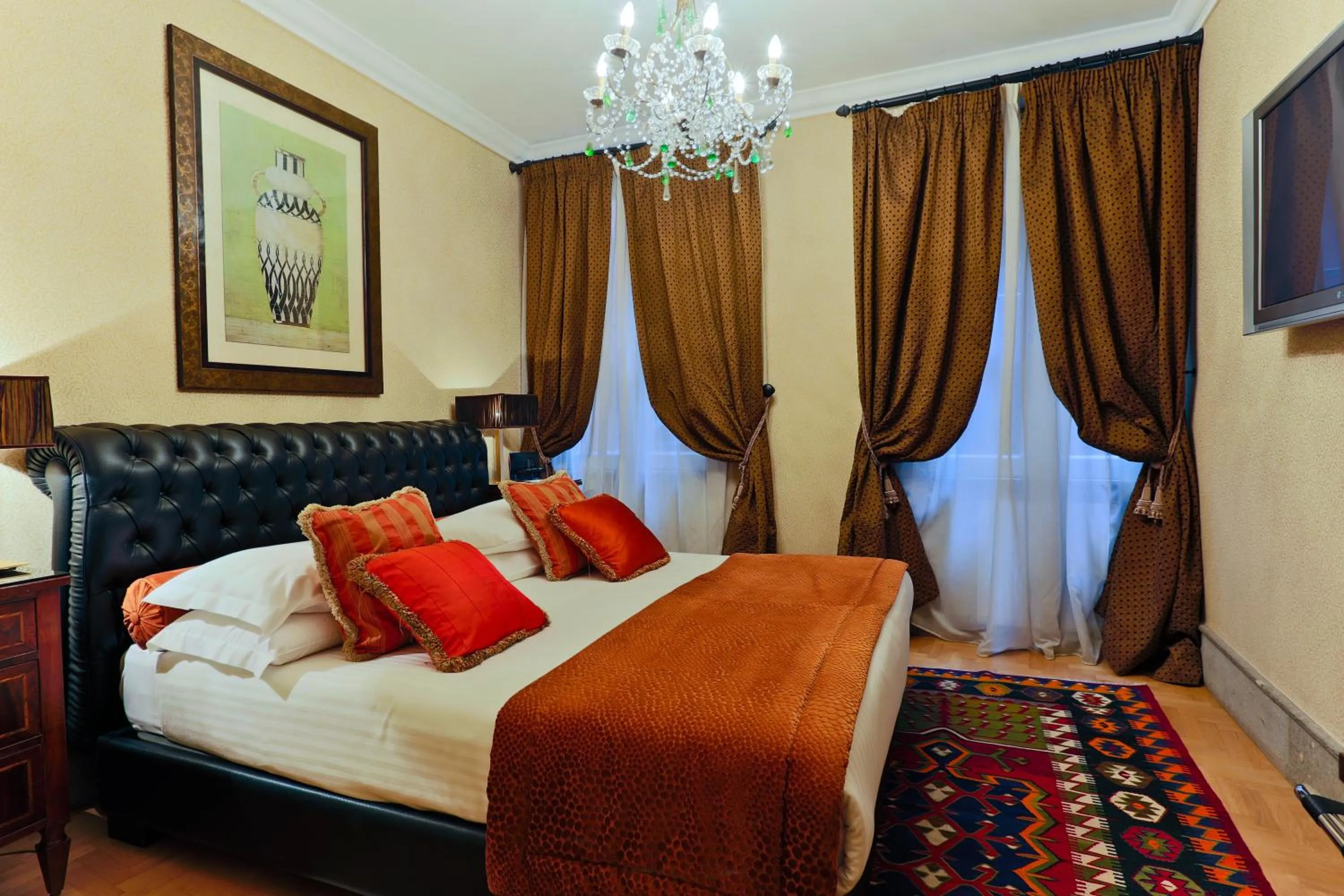 Bedroom, Bed in The Inn at the Roman Forum Luxury Collection - The Inn At The Roman Forum