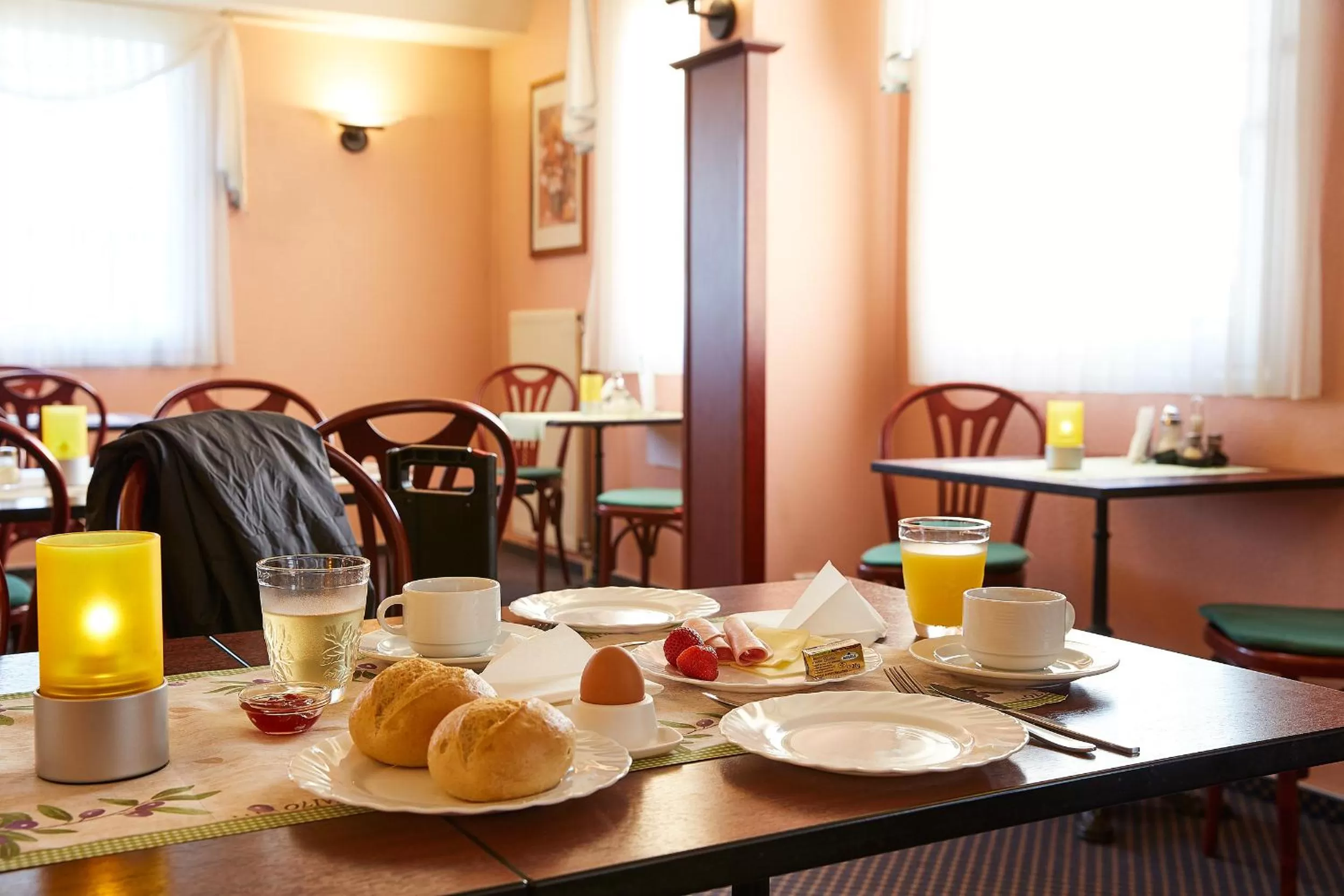 Continental breakfast, Restaurant/Places to Eat in Hotel Anhalt