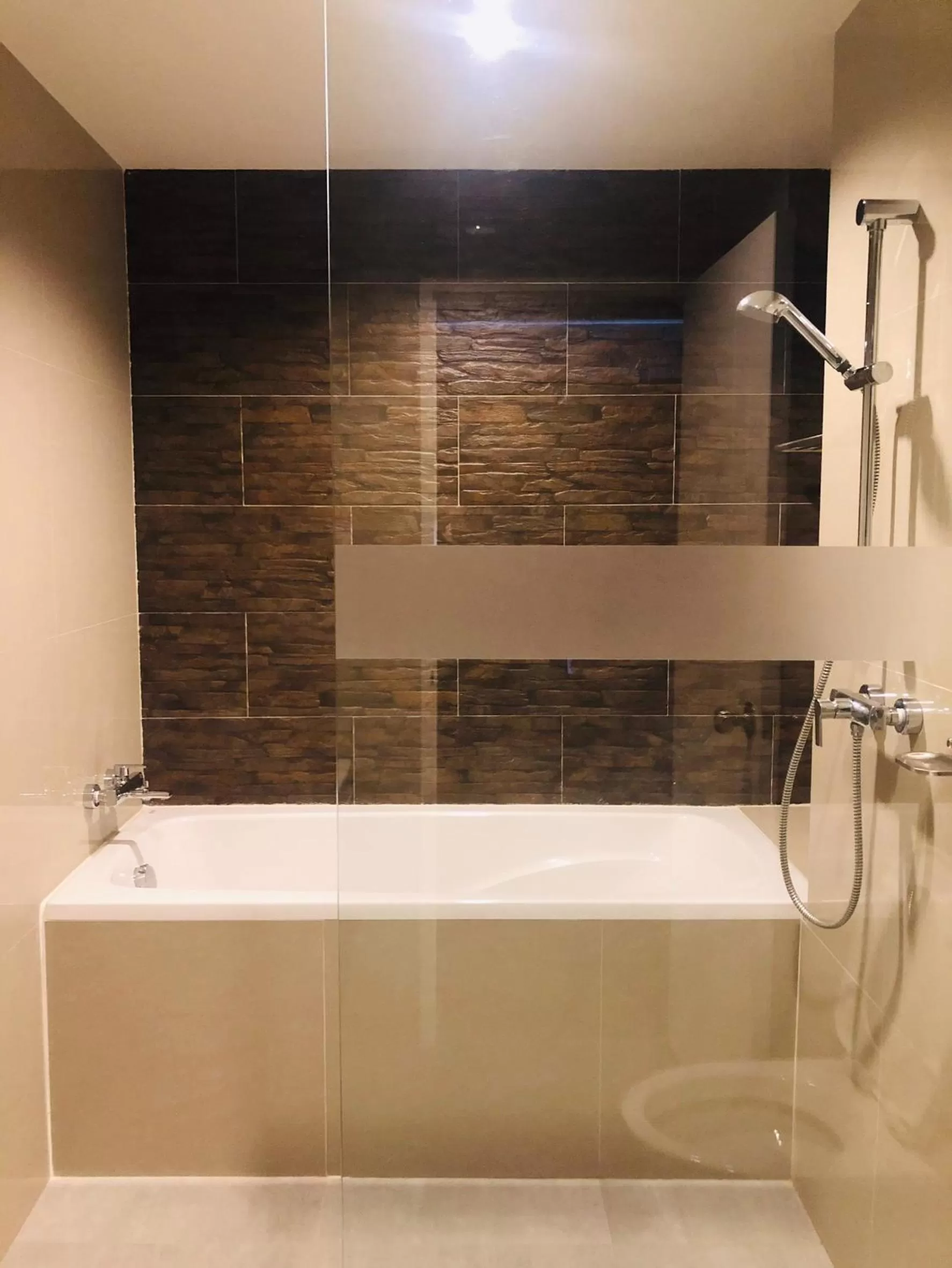 Hot Tub in Horsehill Hotel Sriracha