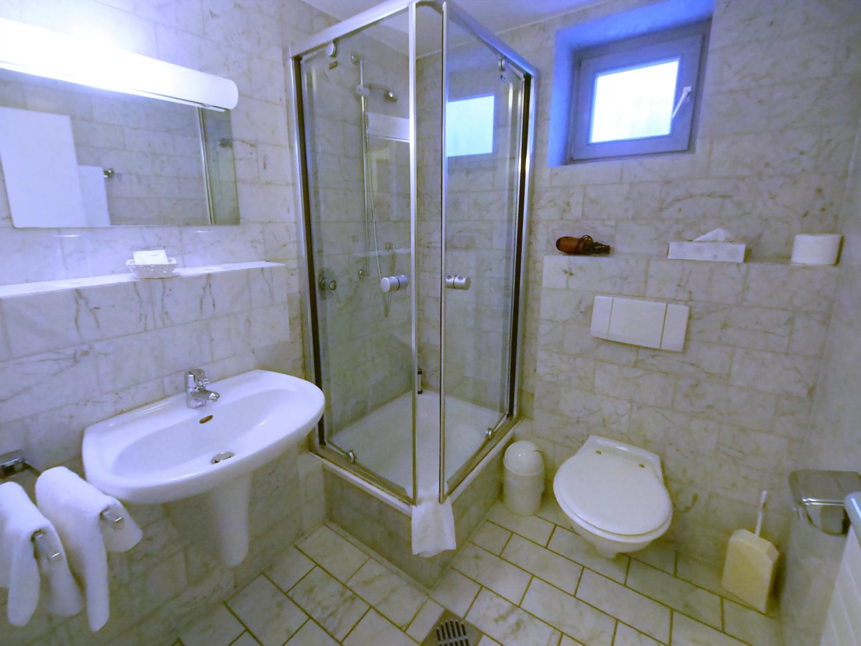 Shower in Waldhotel Wilhelmshöhe