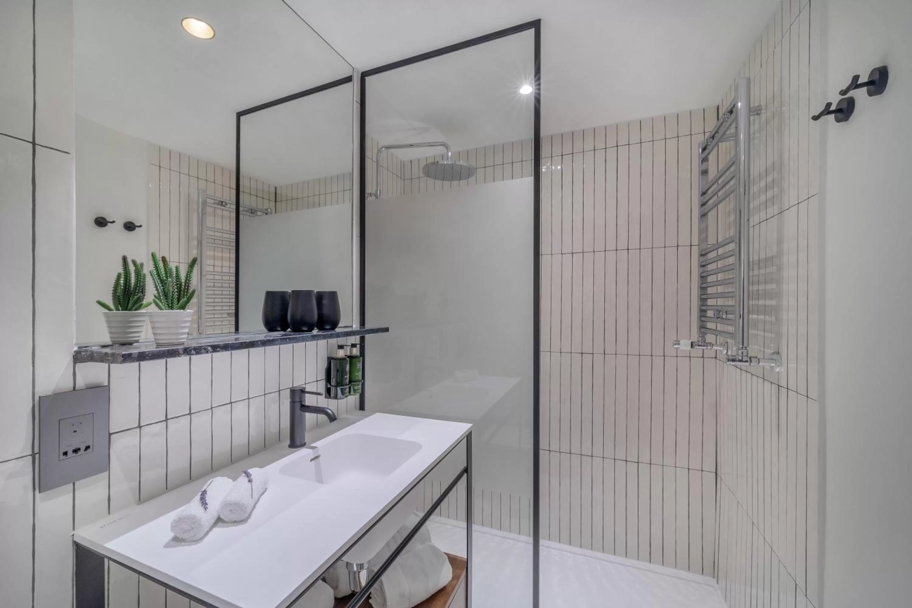 Toilet in Melia White House Hotel