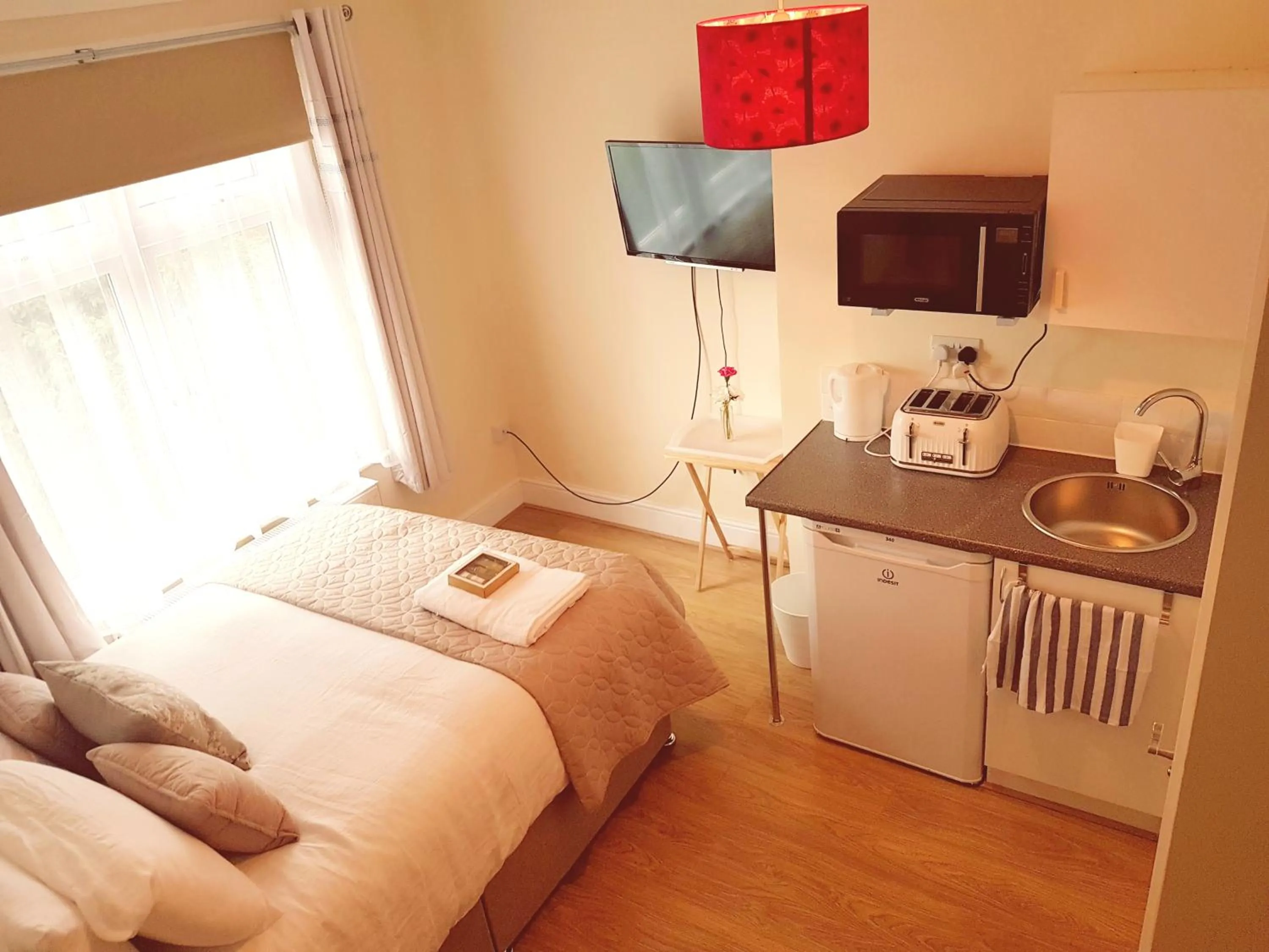 Bedroom, Bed in Kathleen House Plus