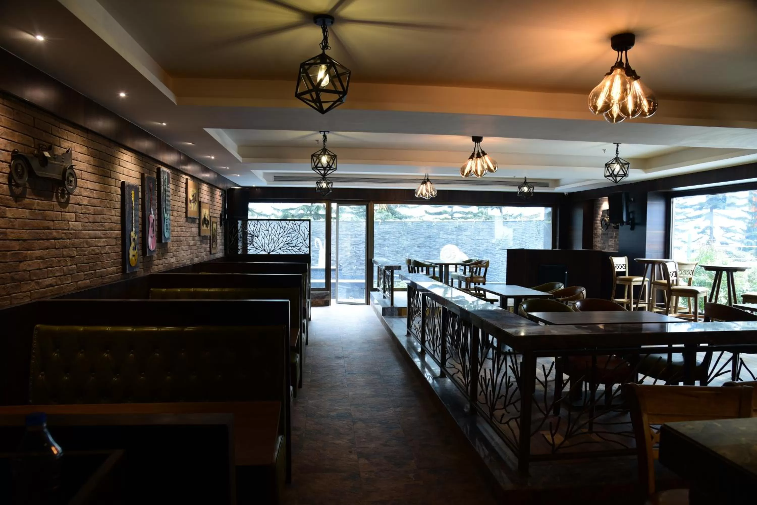 Restaurant/places to eat in Lemon Tree Hotel Siliguri