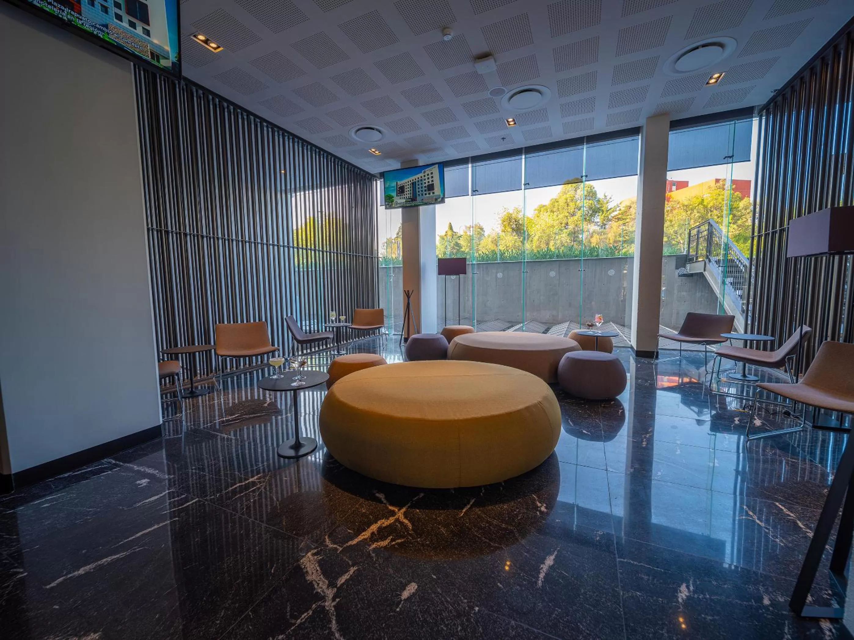 Entertainment in Galeria Plaza San Jeronimo