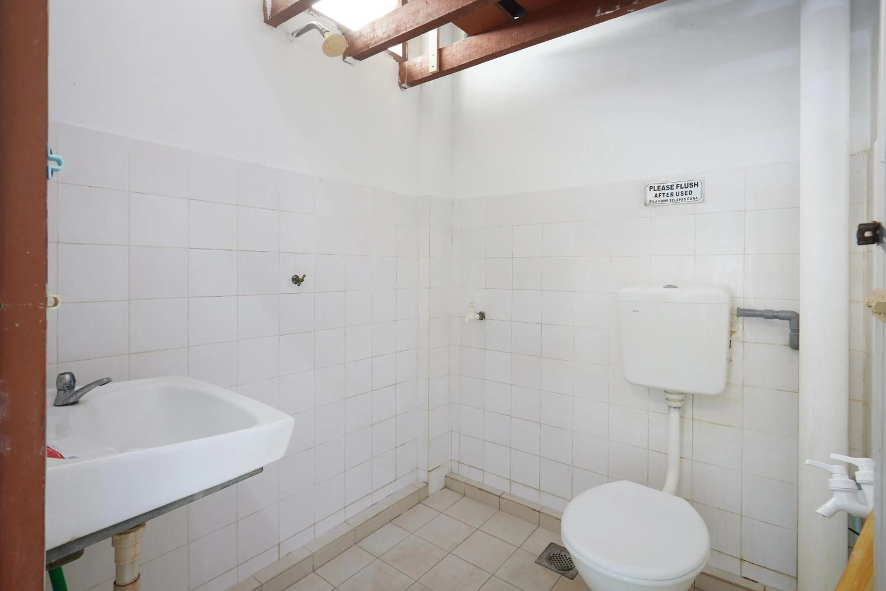 Bathroom in Uncle Guesthouse Kuala Terengganu