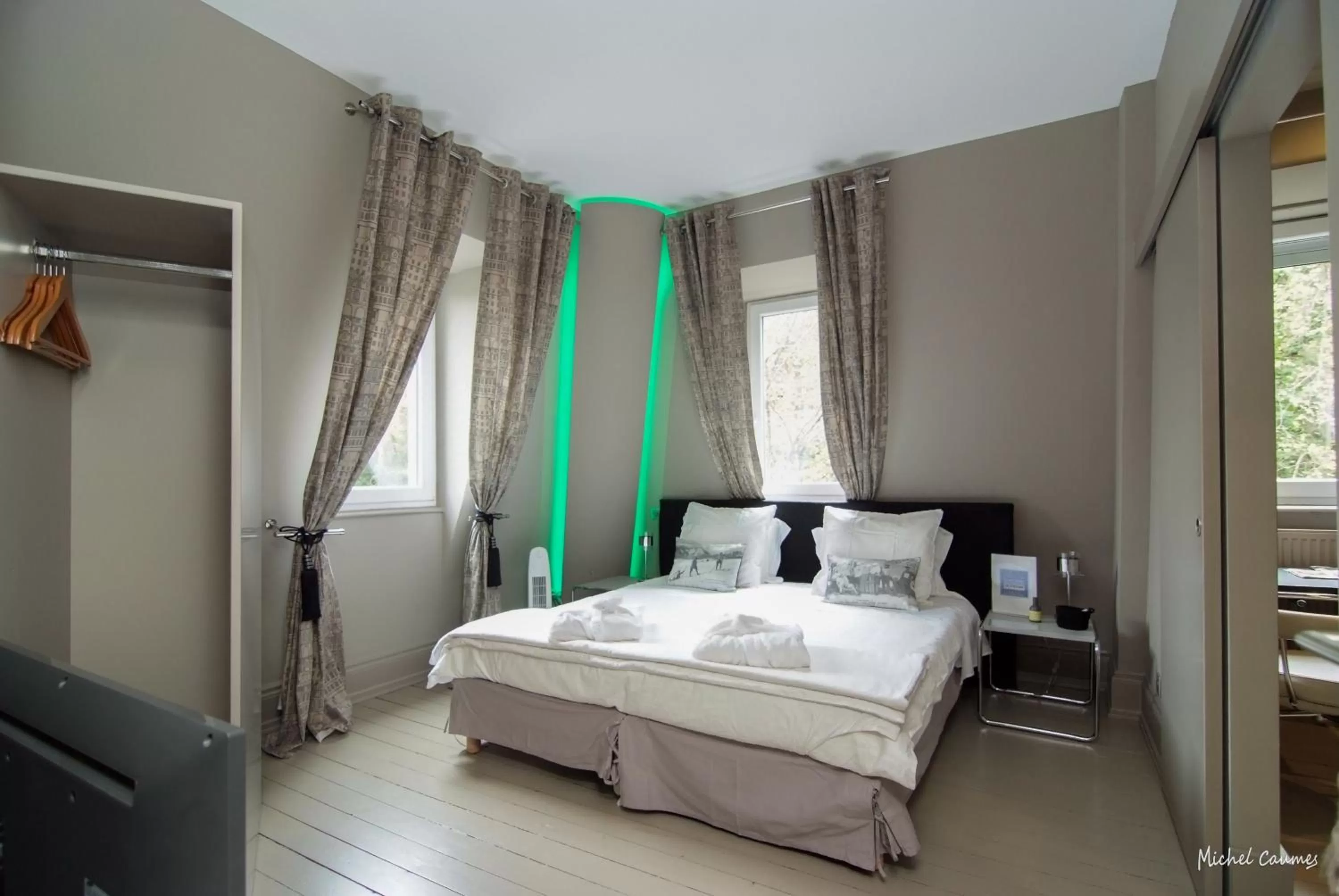 Bedroom, Bed in Peonia at Home - Maison d'hôtes d'exception