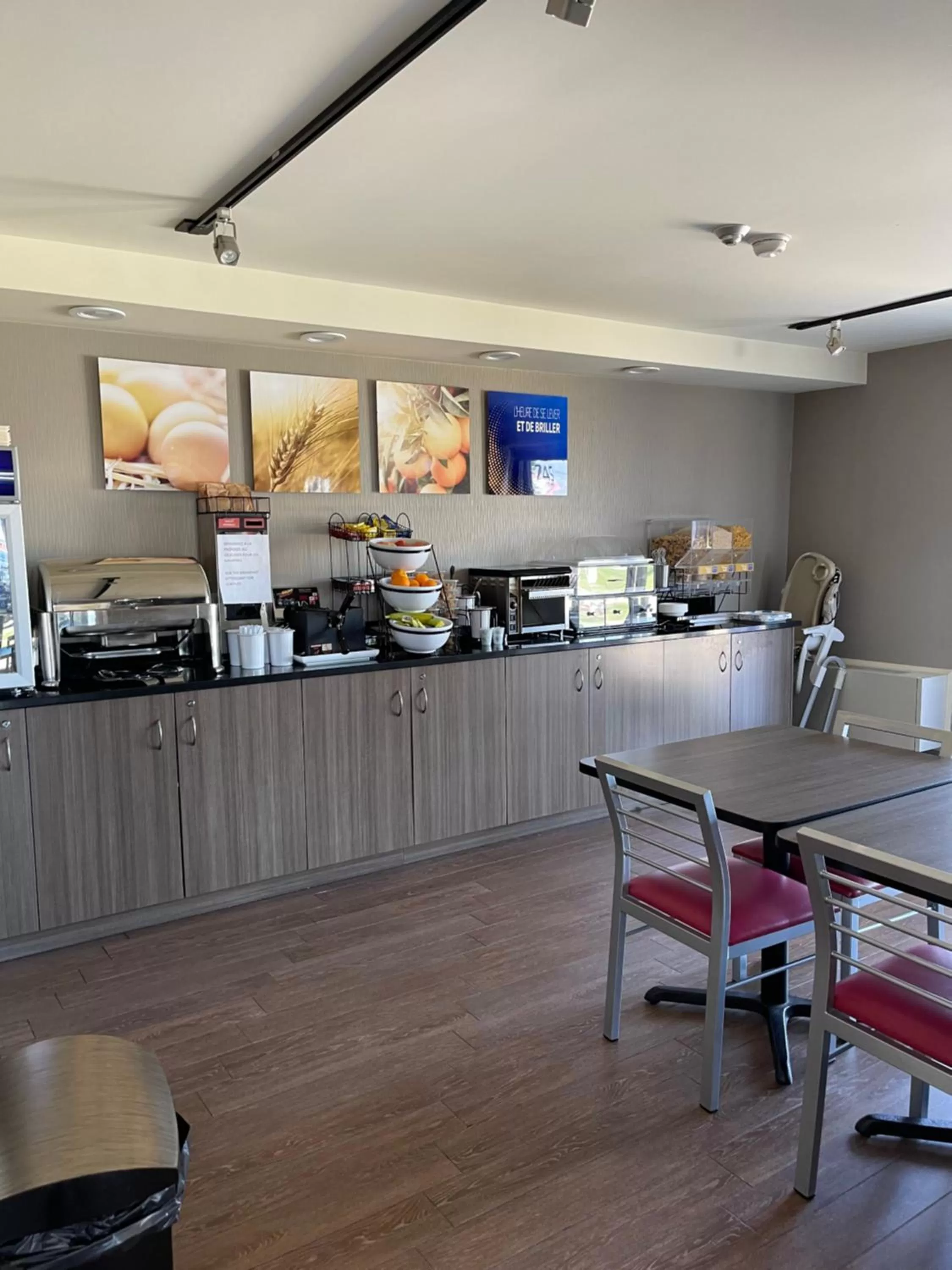 Breakfast in Comfort Inn Baie-Comeau