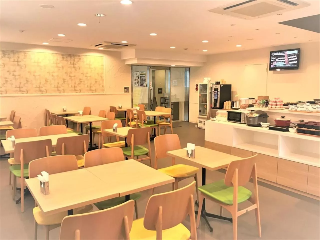 Restaurant/places to eat in Smile Hotel Mito