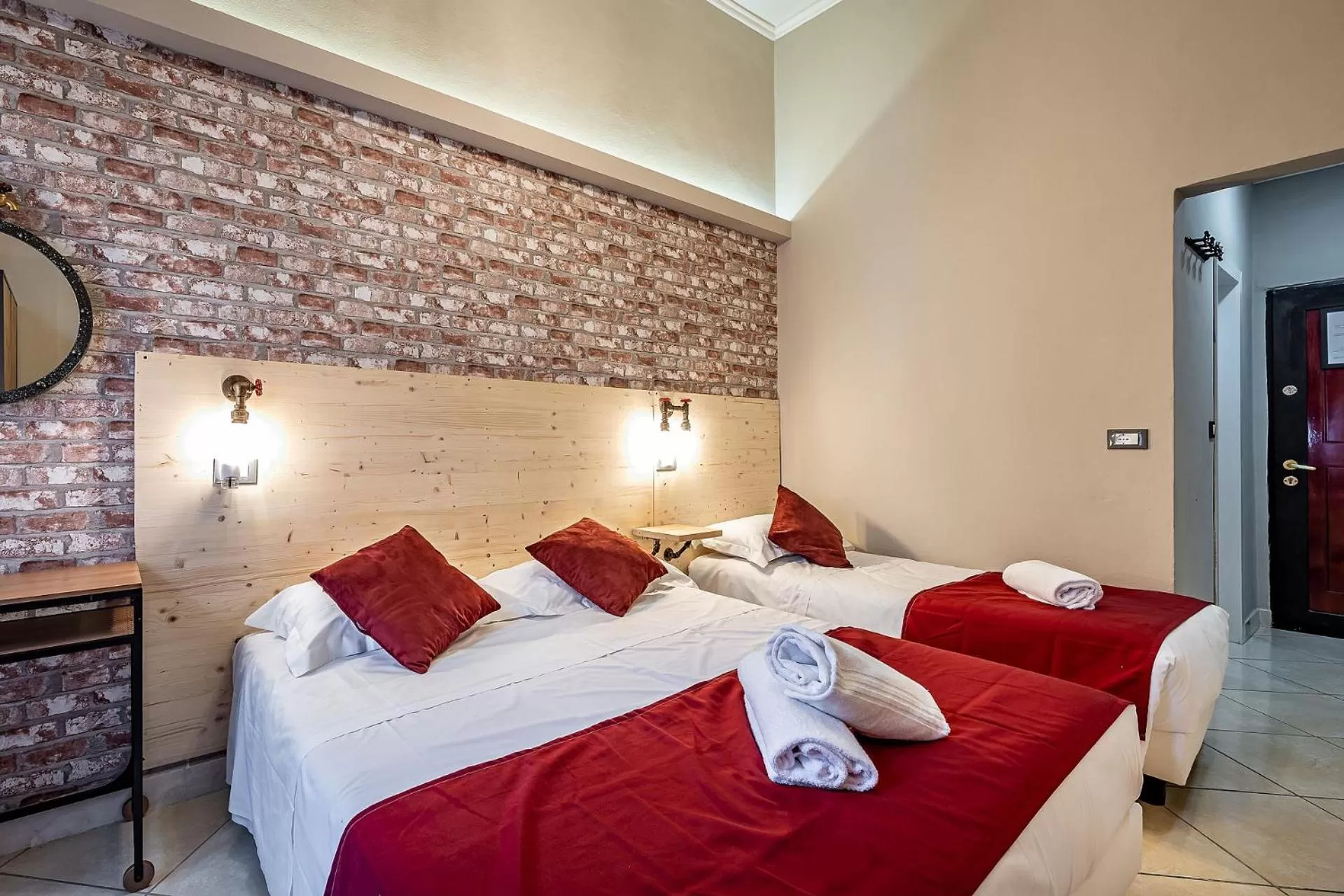 Bedroom, Bed in HOTEL VENETO con accesso ZTL