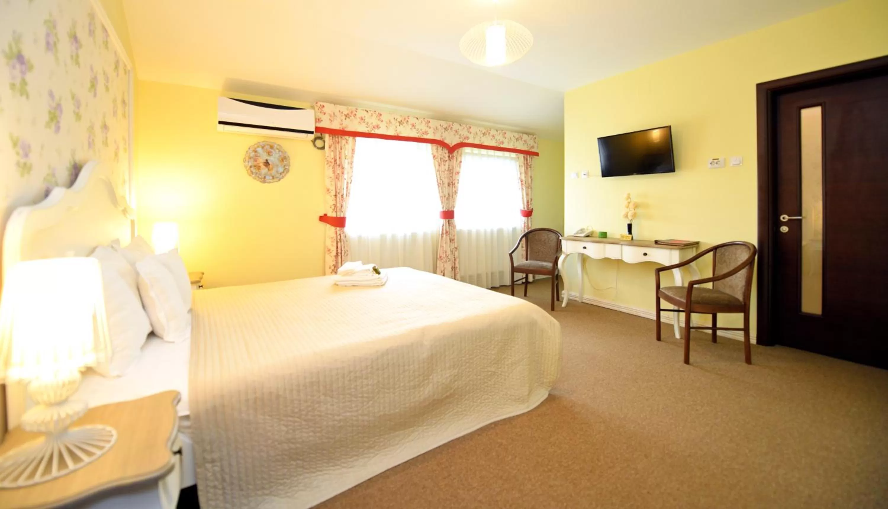 Bed in Vip Motel Restaurant