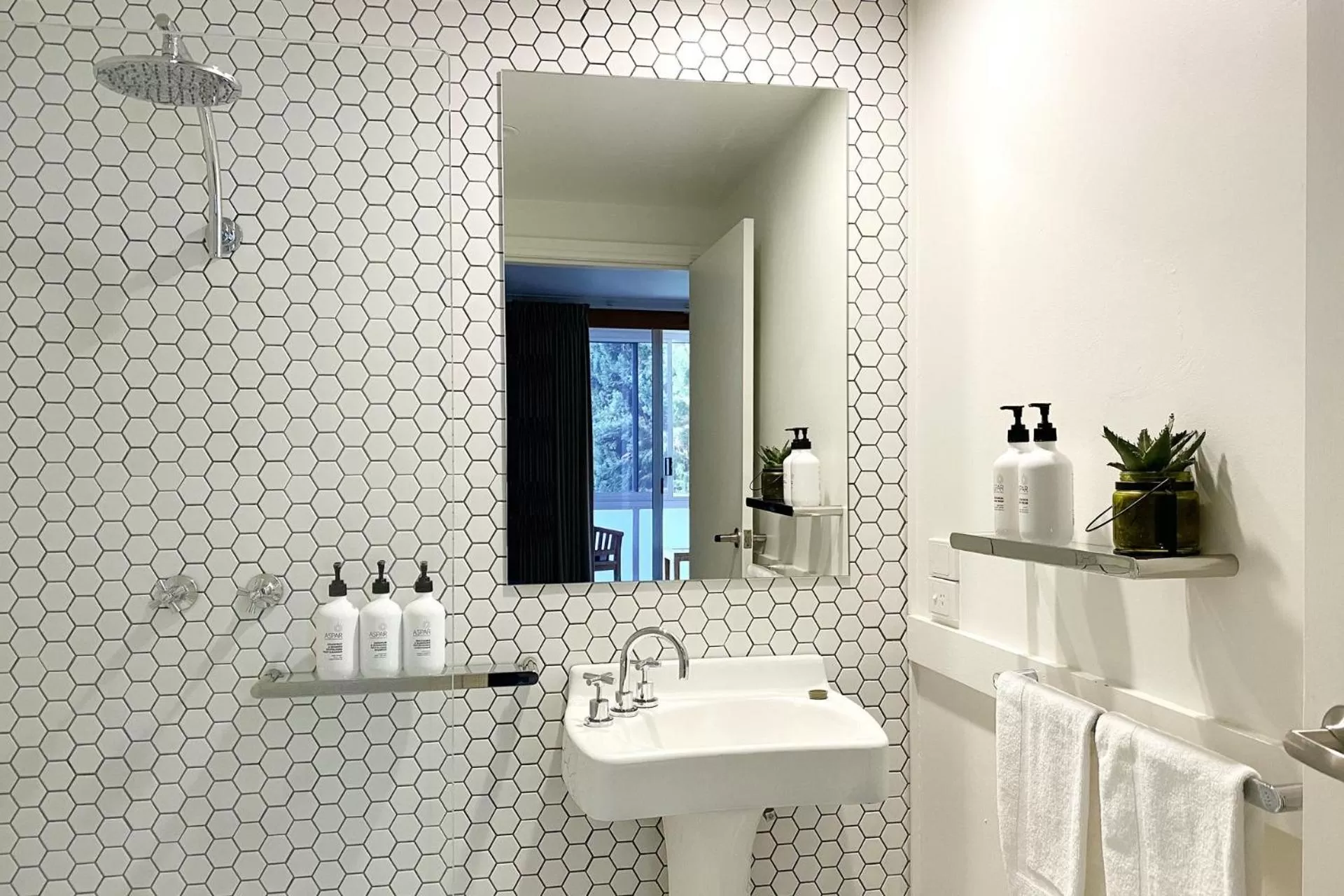 Bathroom in Bay Breeze Boutique Accommodation