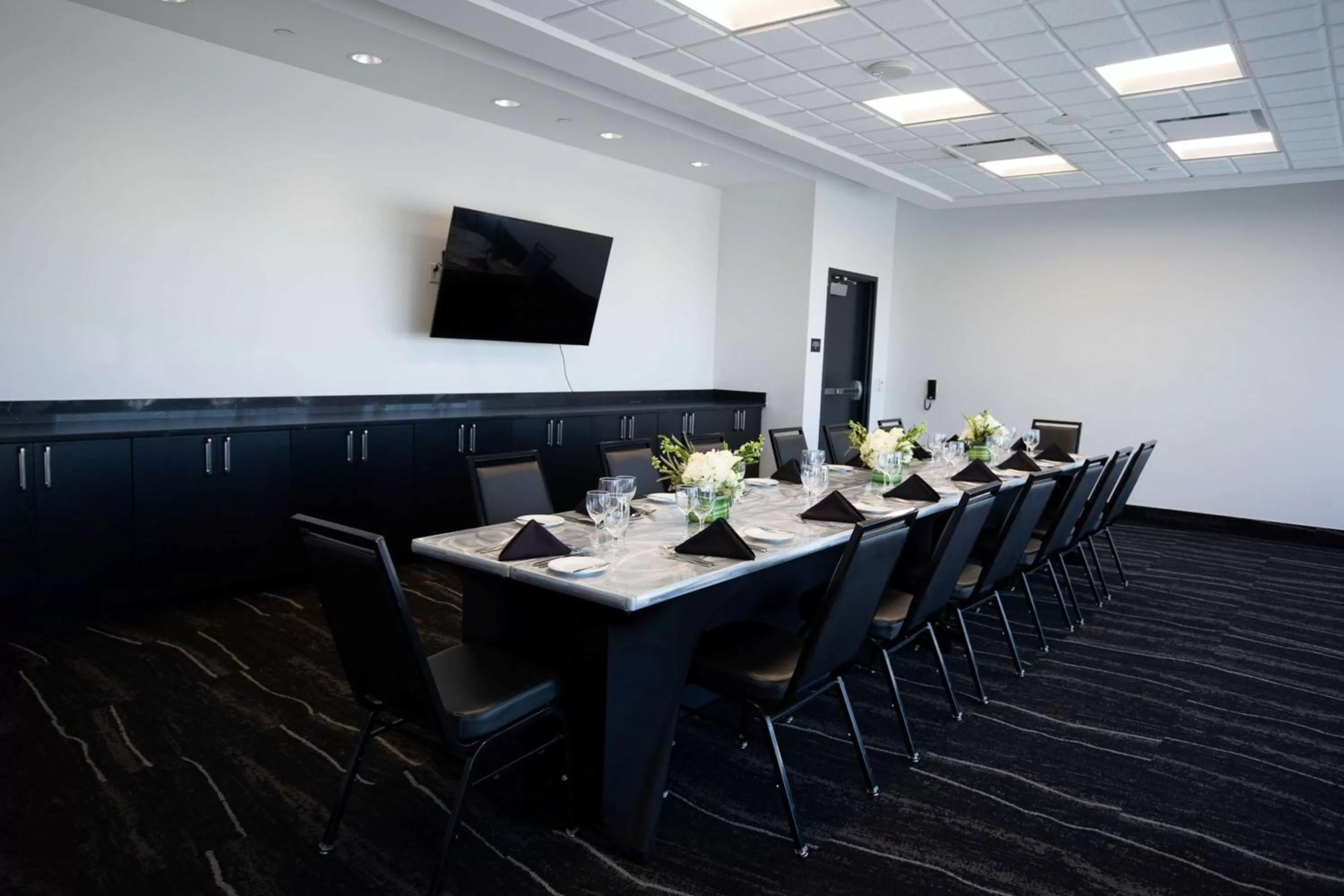 Meeting/conference room in Lorenzo Hotel Dallas, Tapestry Collection by Hilton