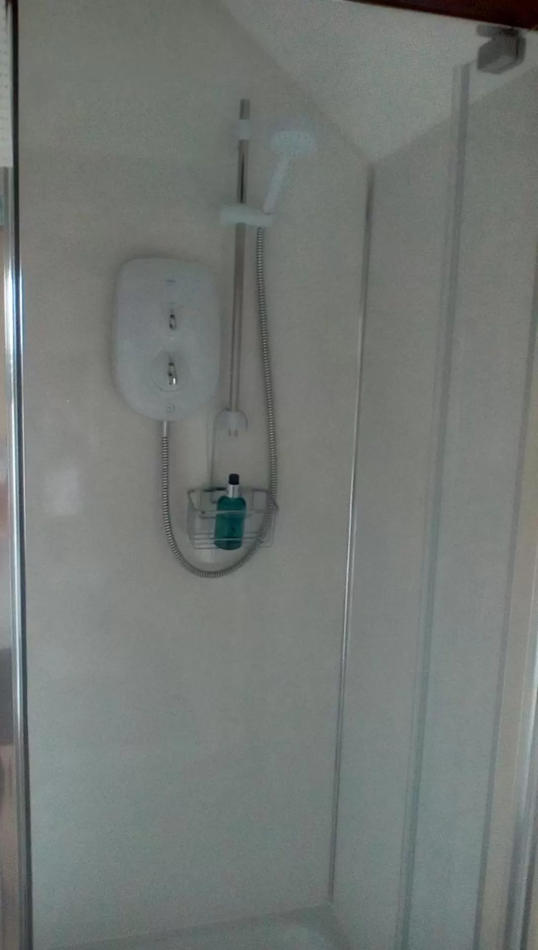 Shower in The Lincolnshire Poacher Inn