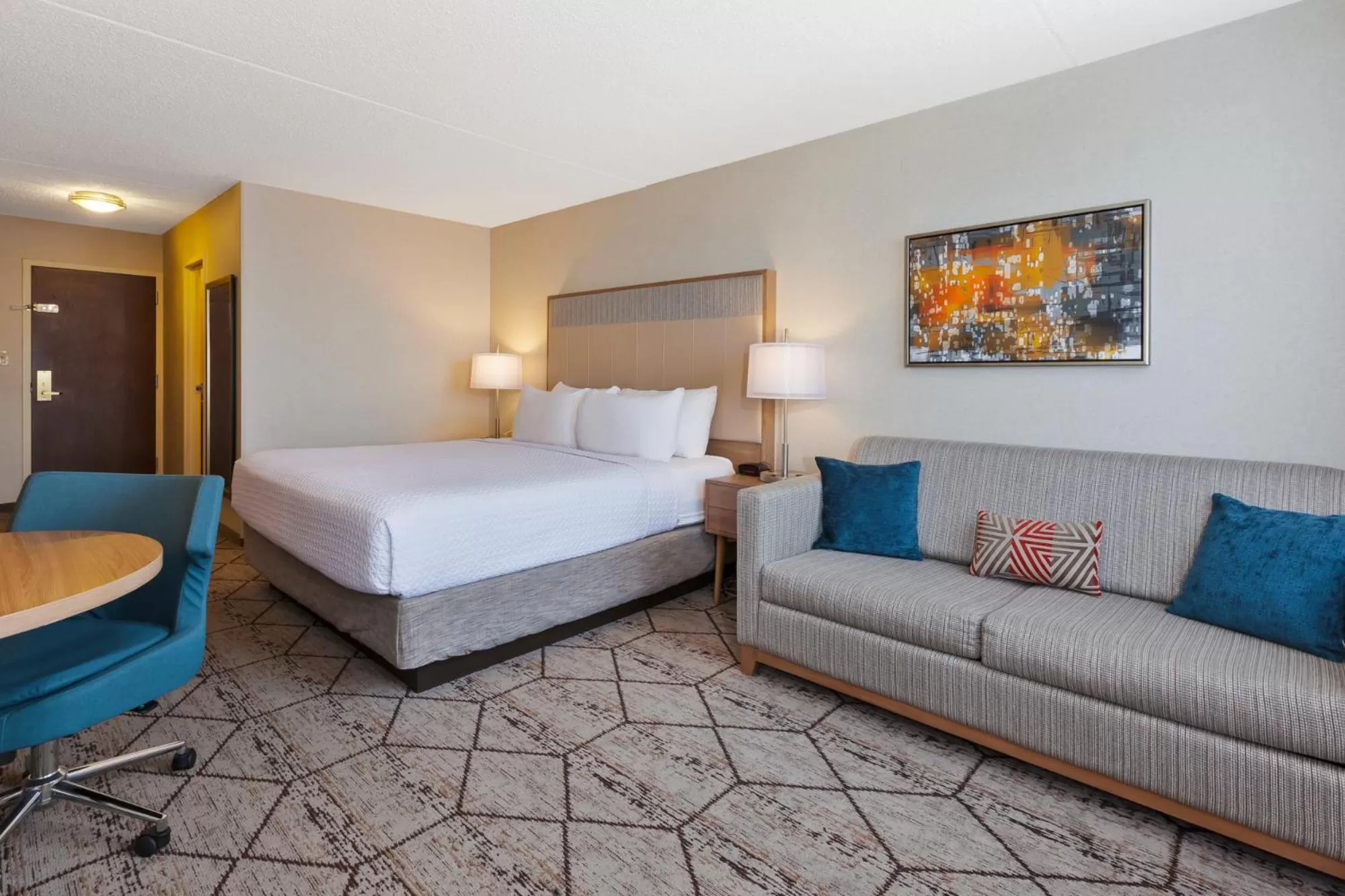 View (from property/room), Bed in Crowne Plaza Columbus North - Worthington by IHG