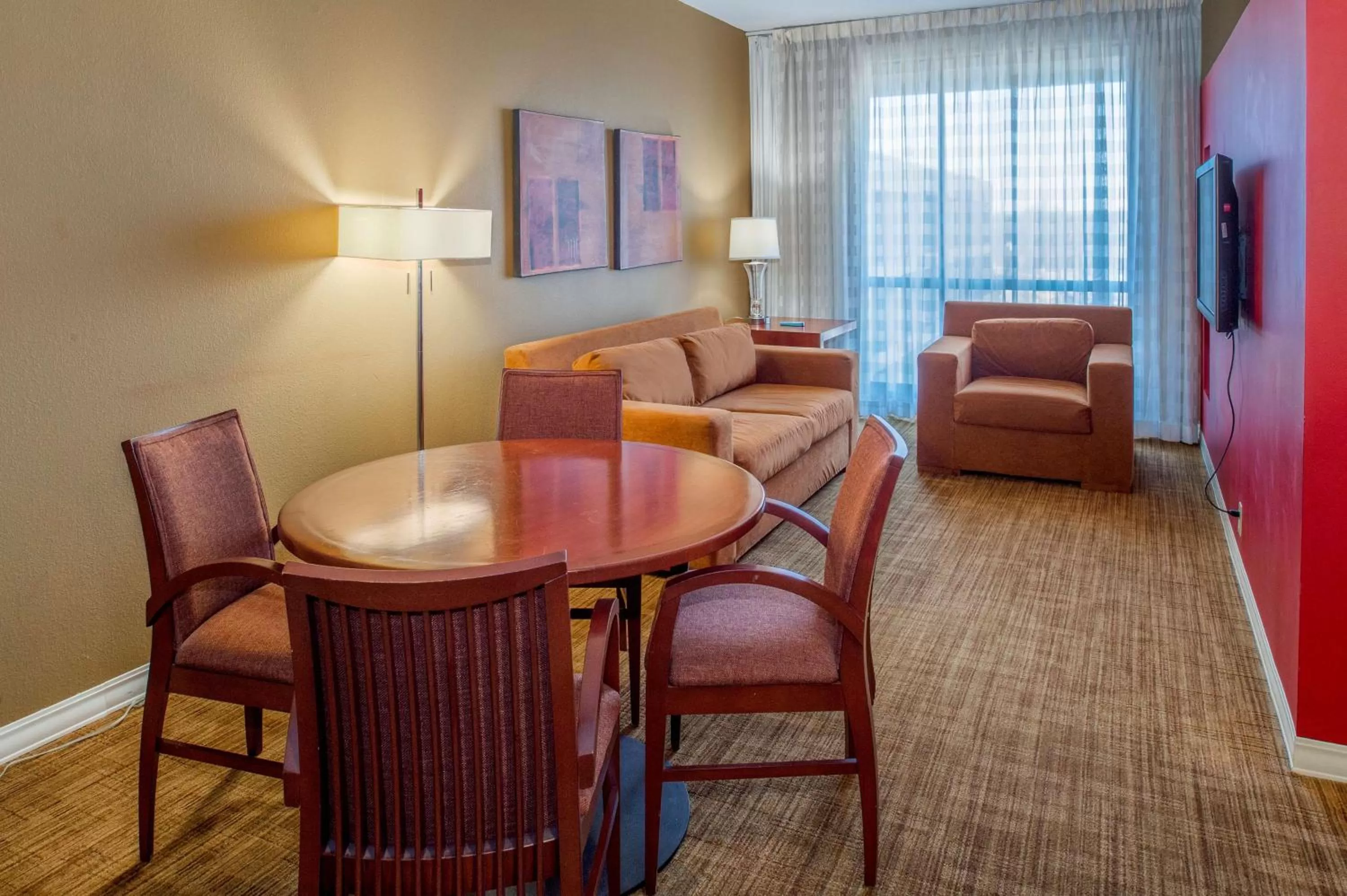 Living room in Hilton St. Louis Airport