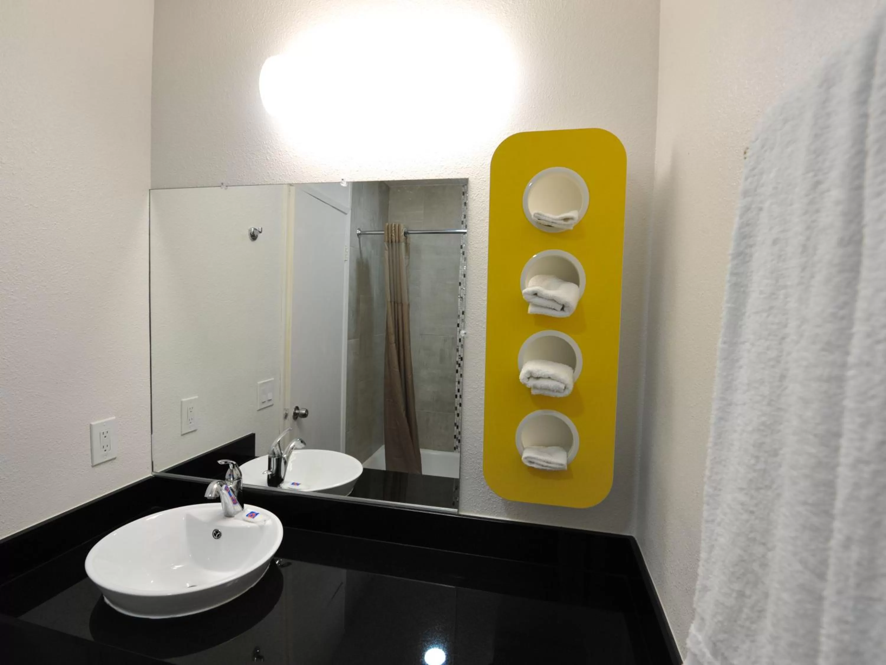 Bathroom in Motel 6-Fountain Valley, CA - Huntington Beach Area