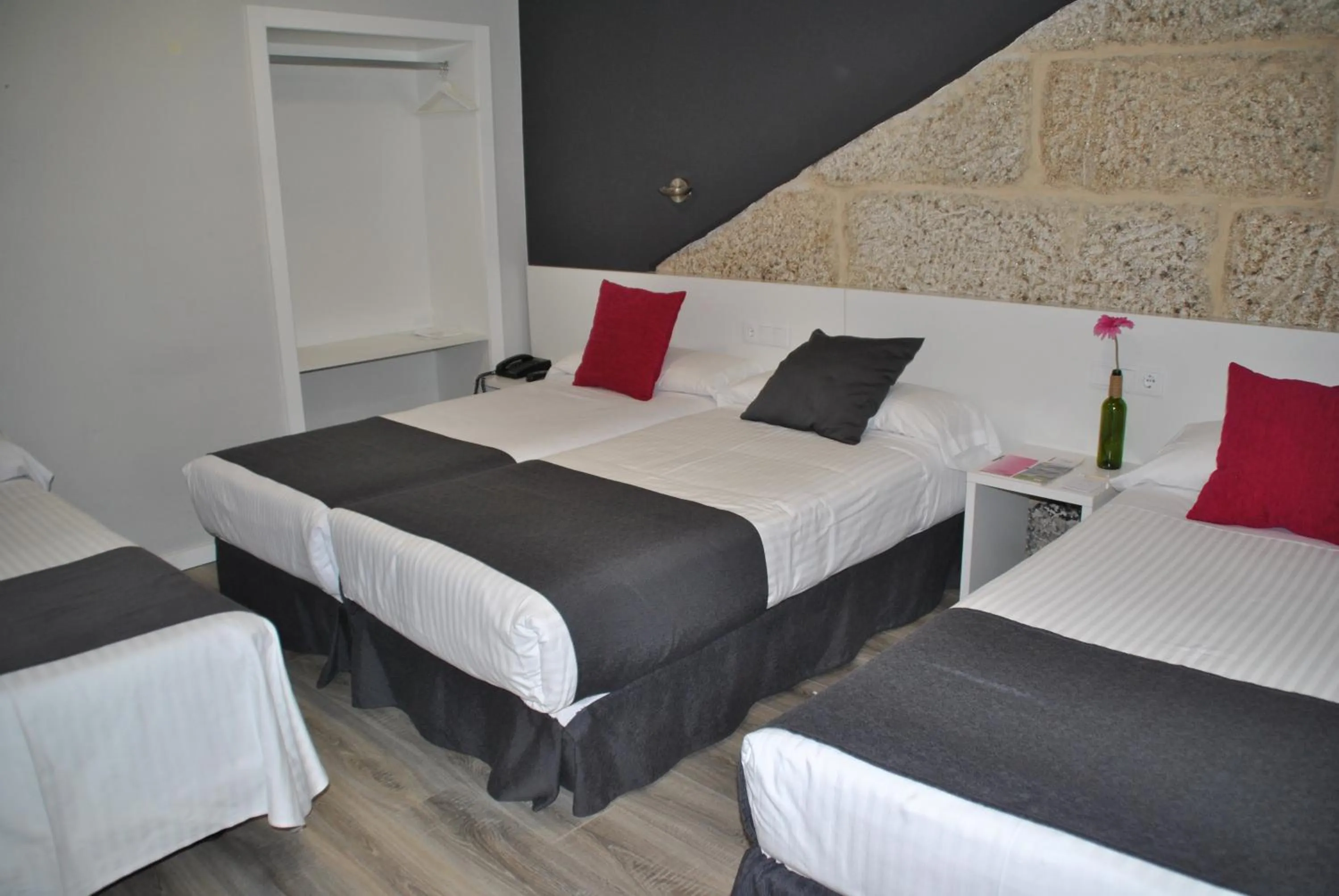 Photo of the whole room, Bed in Hotel Junquera