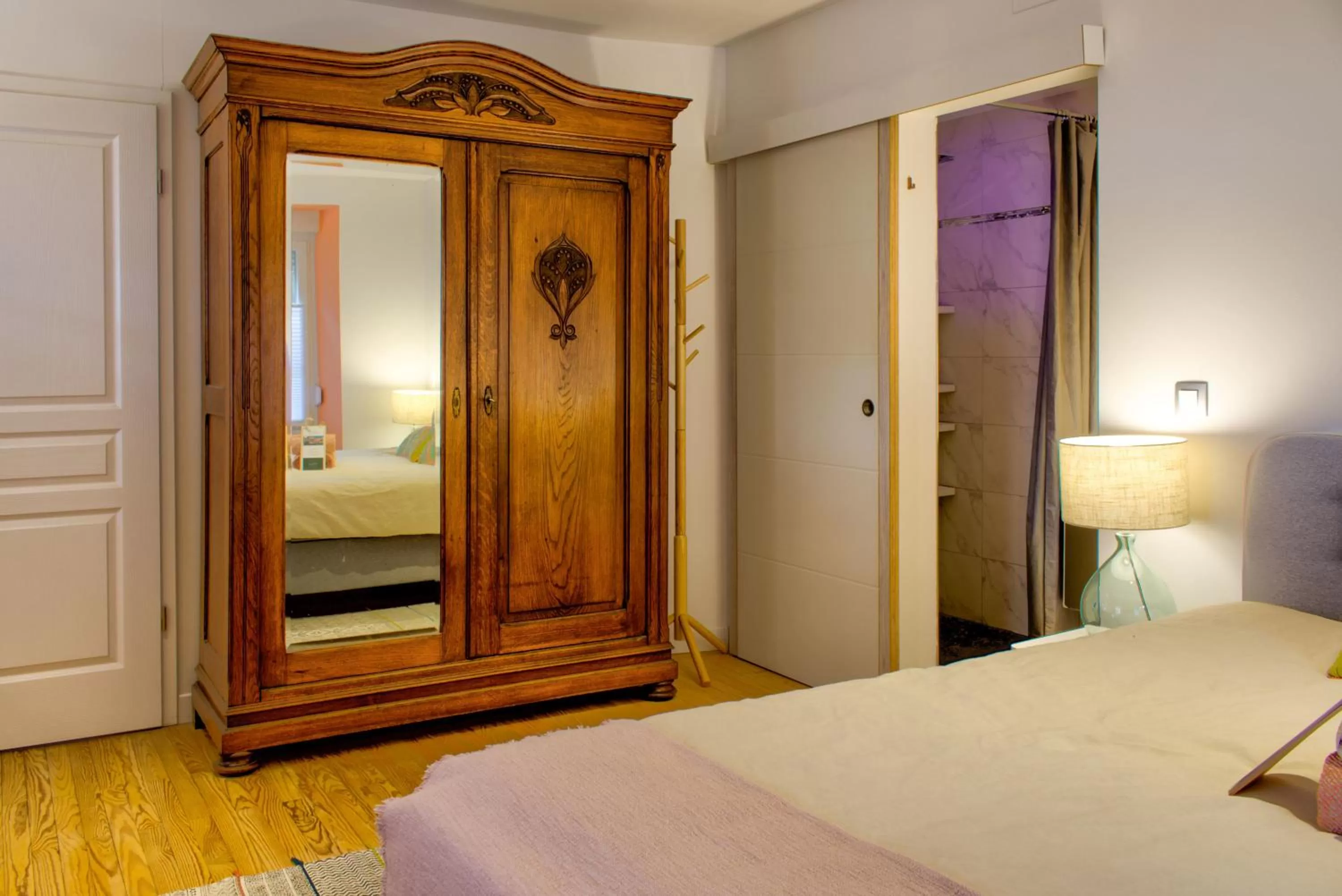 Photo of the whole room, Bed in La Maison Forestière