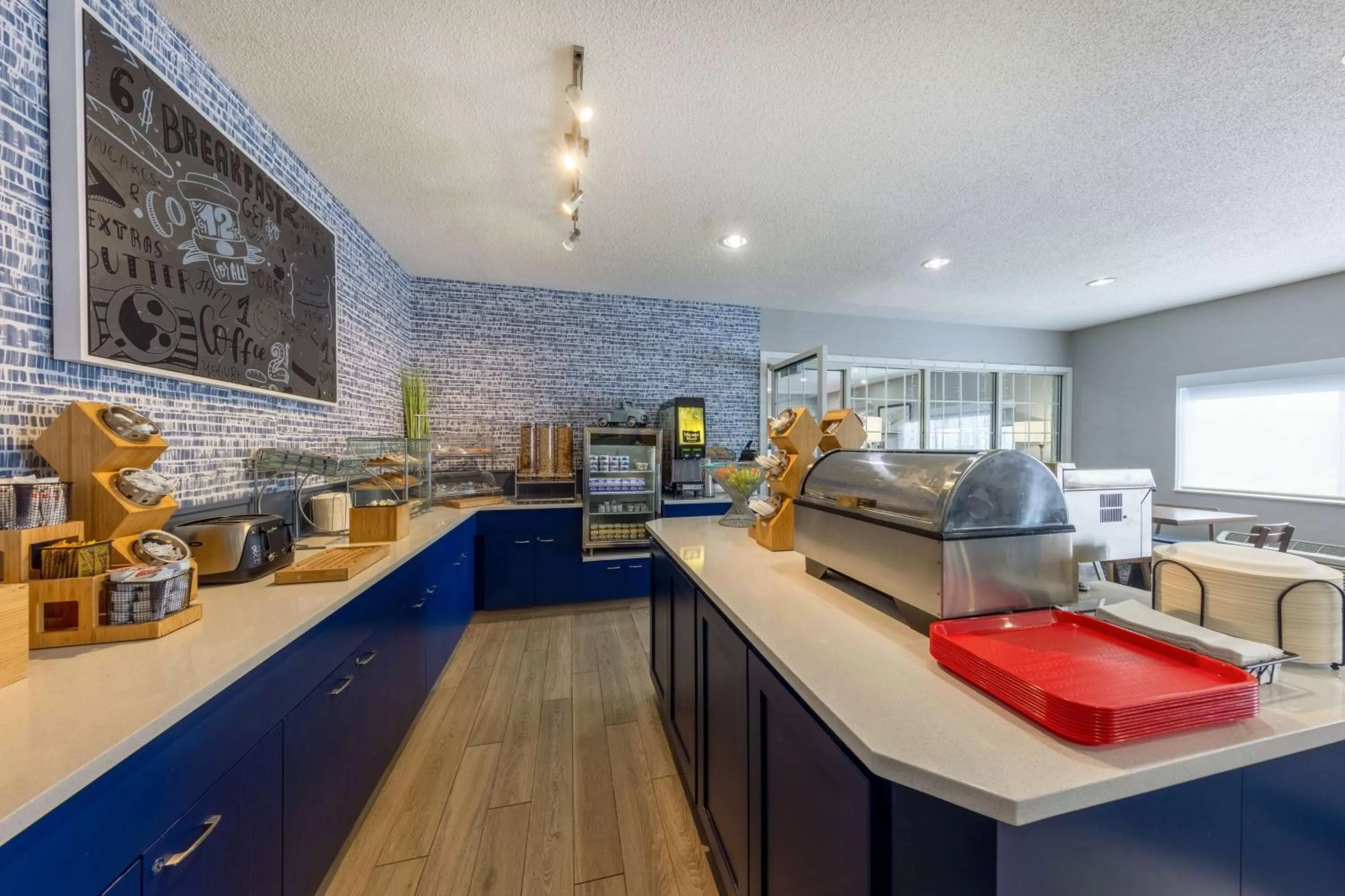 Breakfast in AmericInn by Wyndham Duluth