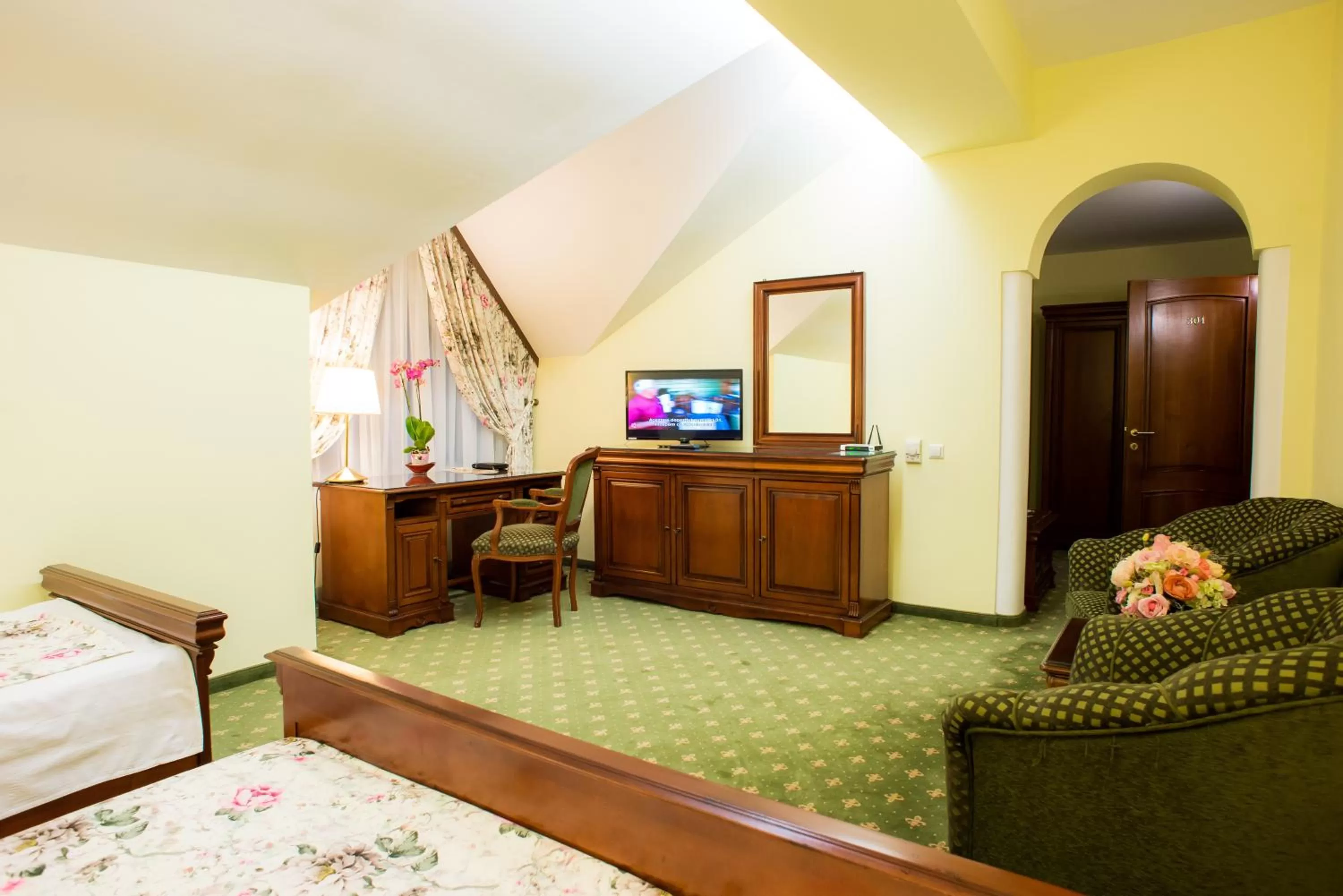 TV/Entertainment Center in Hotel Maria