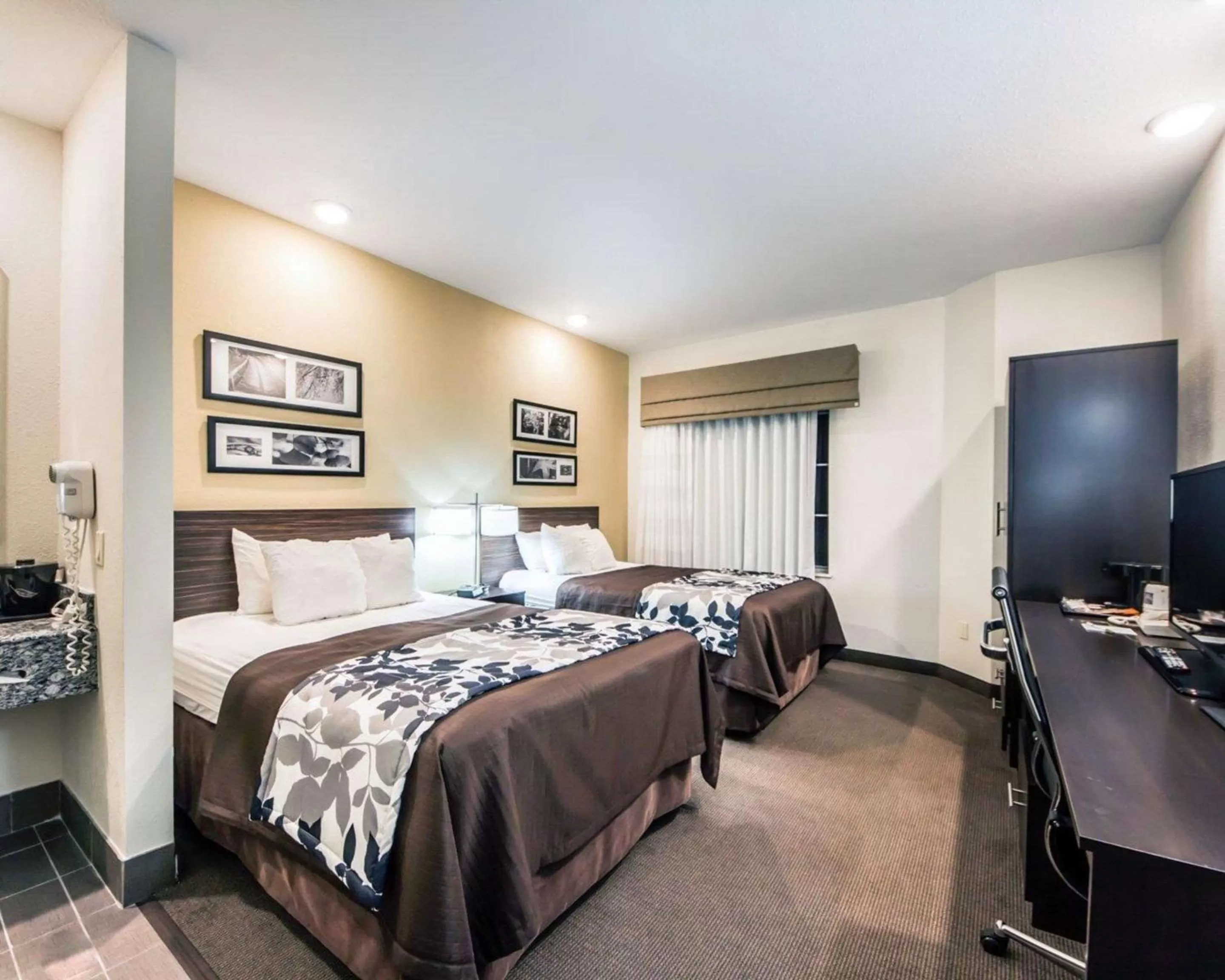 Photo of the whole room, Bed in Sleep Inn & Suites Guthrie - Edmond North