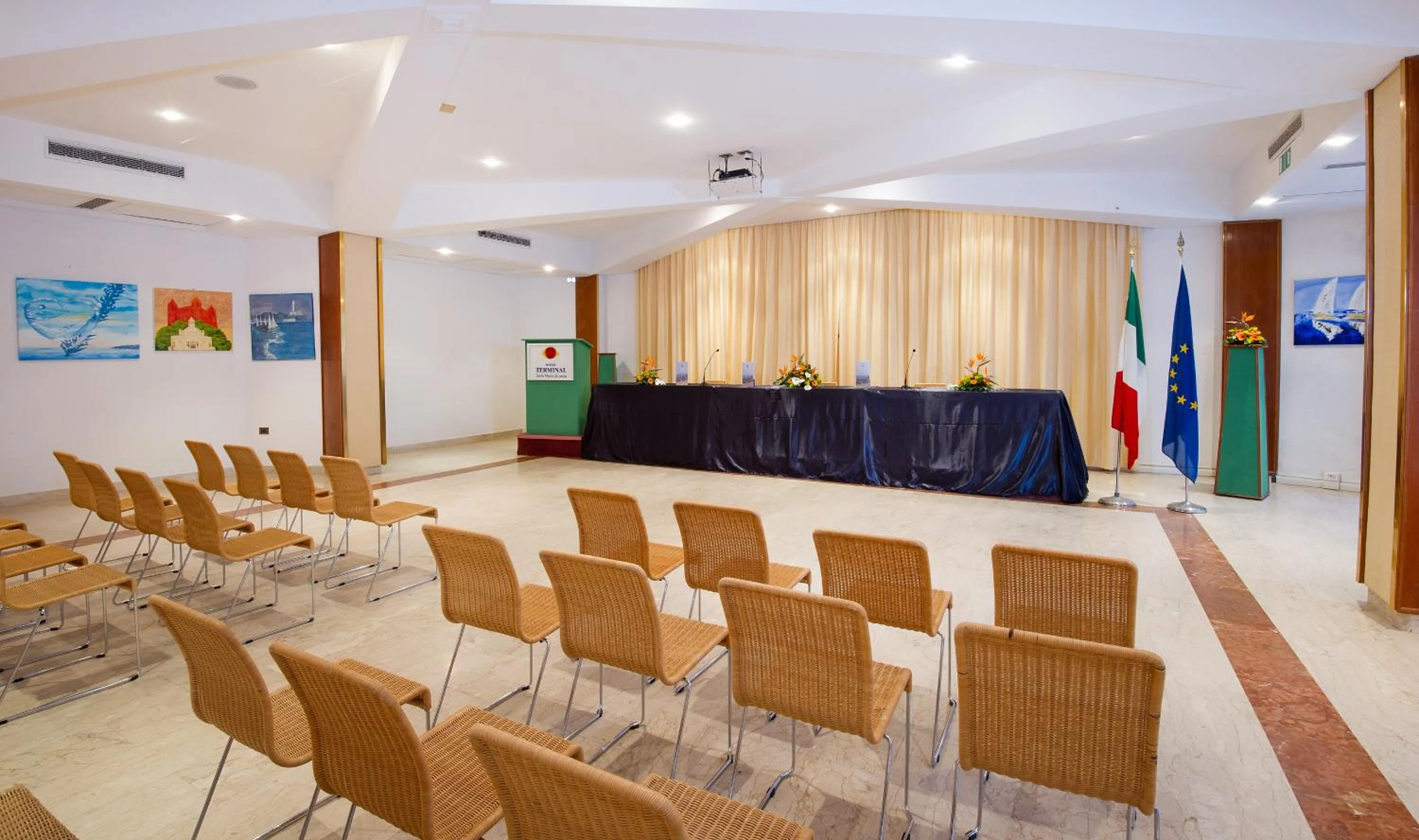 Business facilities in Hotel Terminal - Caroli Hotels