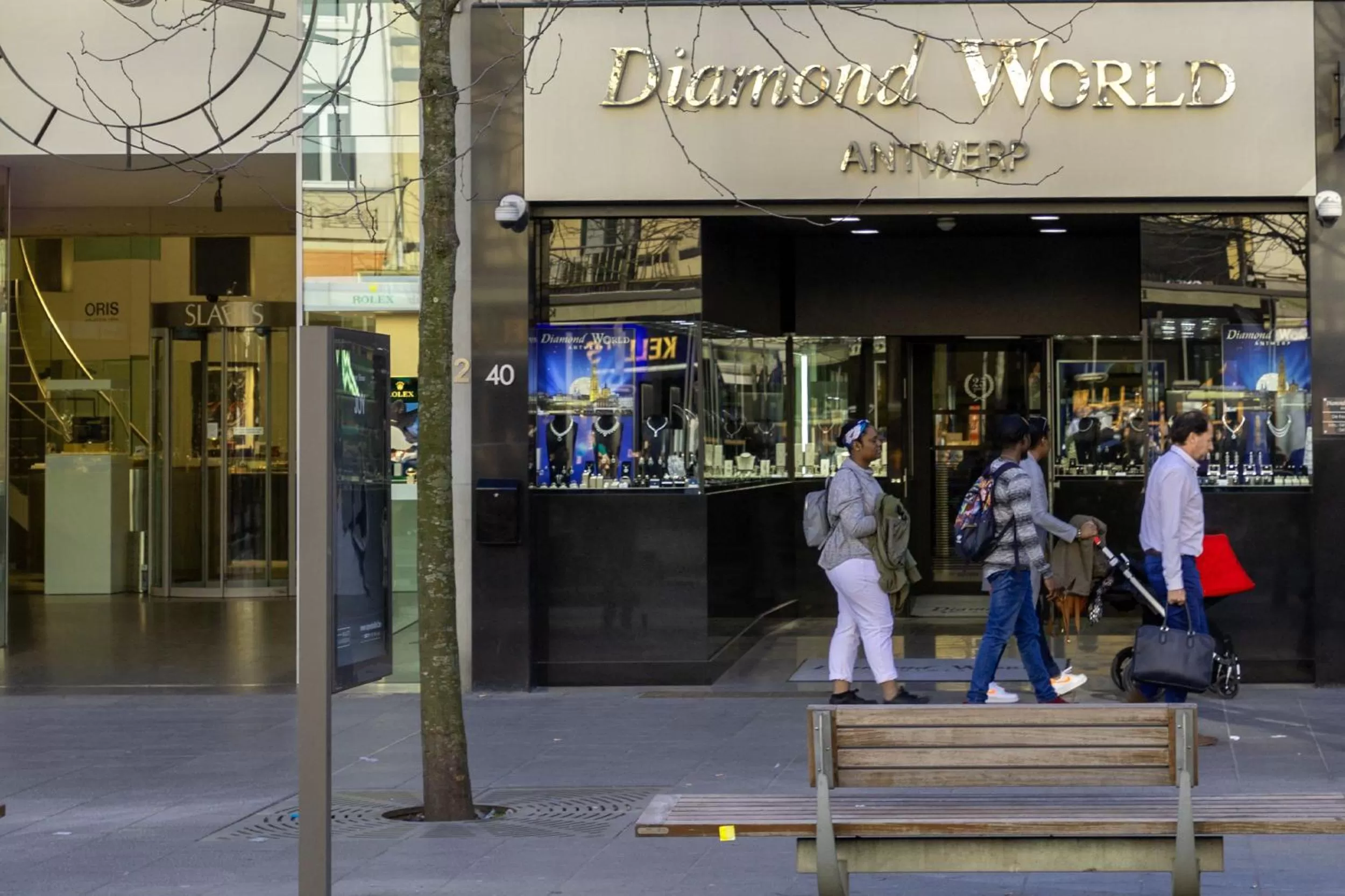 Neighbourhood in OneLuxStay near Diamond District