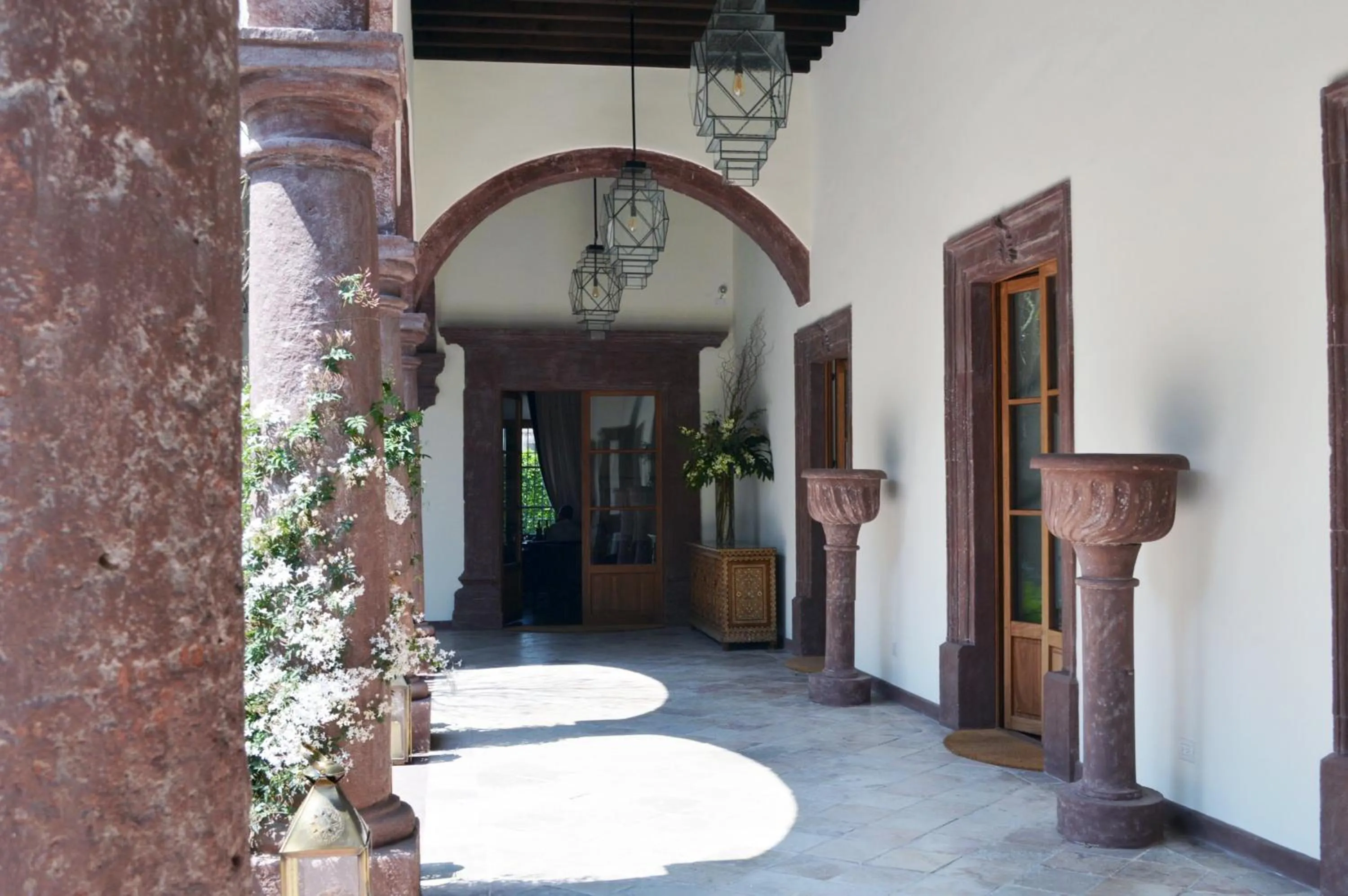 Patio in Hotel Casa Blanca 7