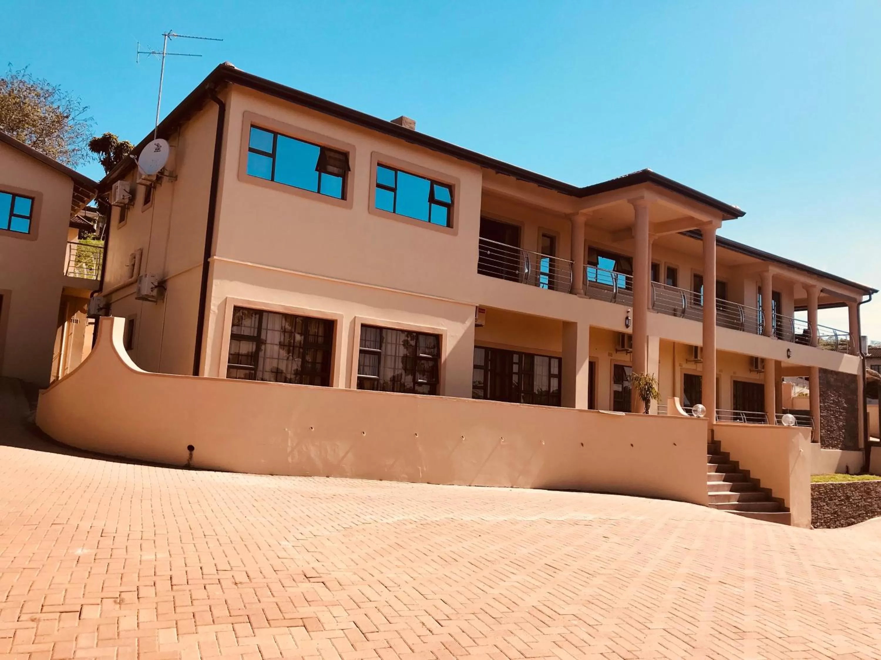 Jay and Bee Guesthouse