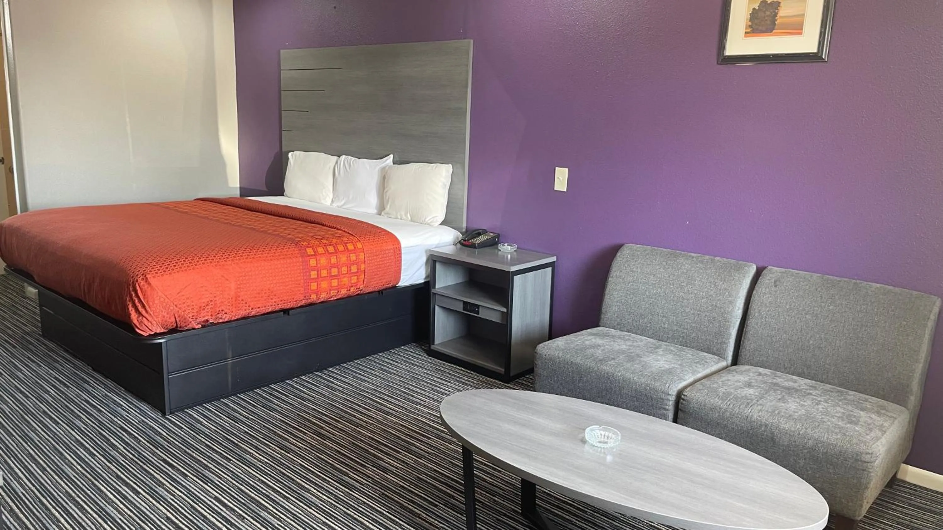 Bed in Executive Inn and Suites Houston