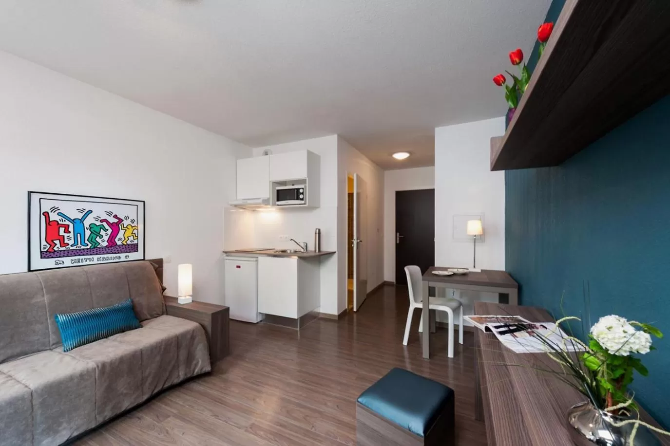 Photo of the whole room in Ténéo Apparthôtel Bordeaux Maritime - Cité du vin