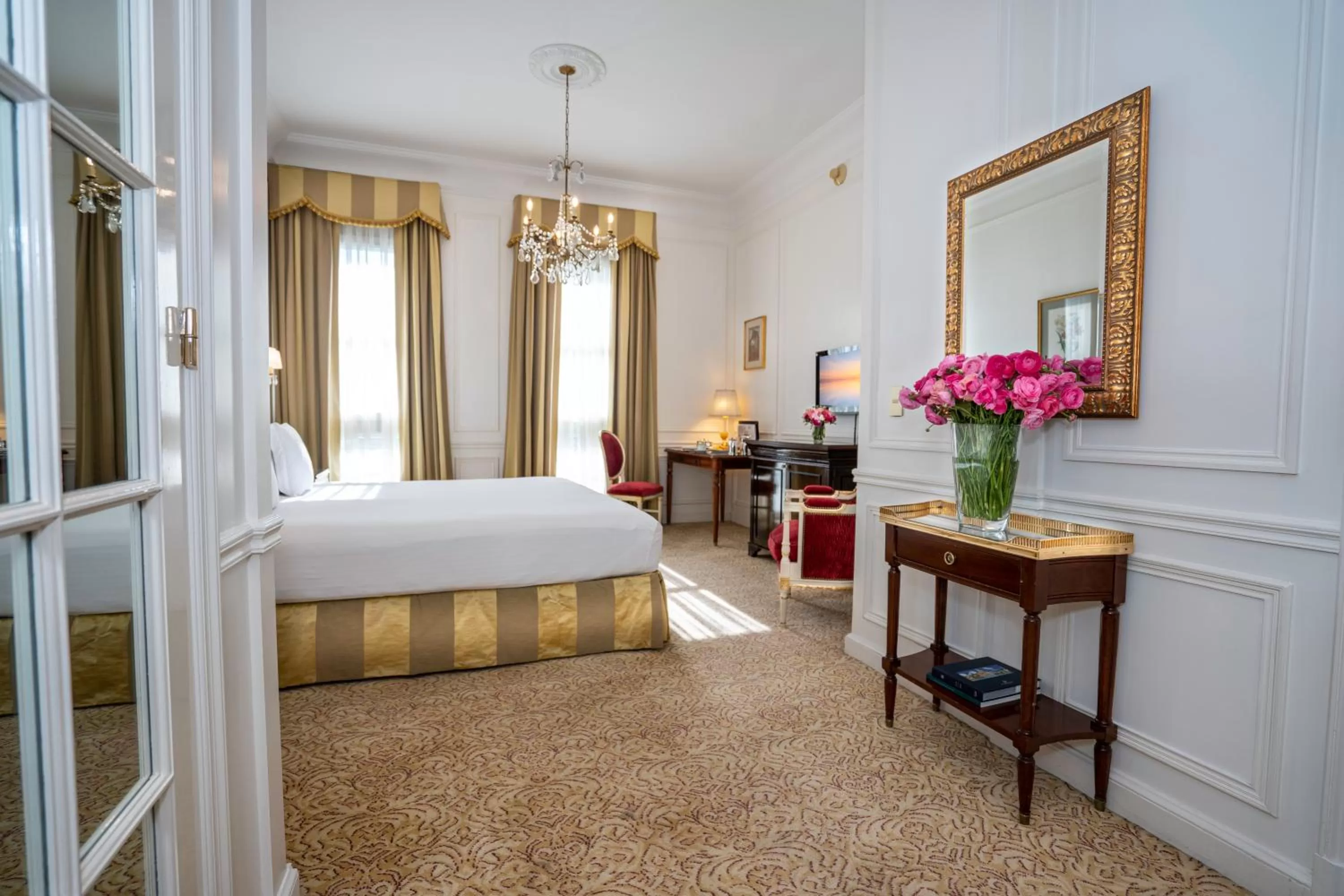 Photo of the whole room, Bed in Alvear Palace Hotel - Leading Hotels of the World