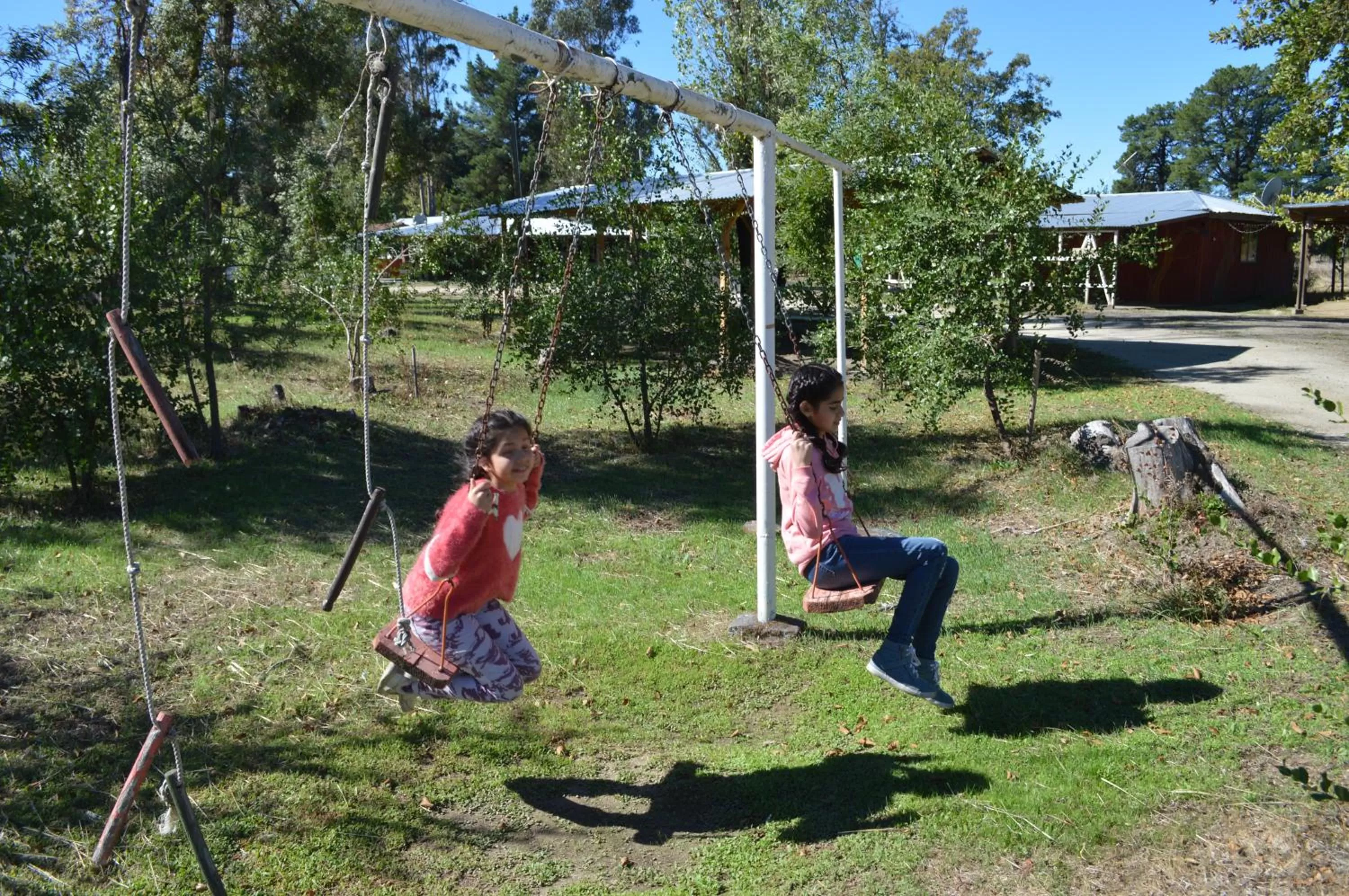 Children in Coyunche Cabañas y Camping Laja & San Rosendo