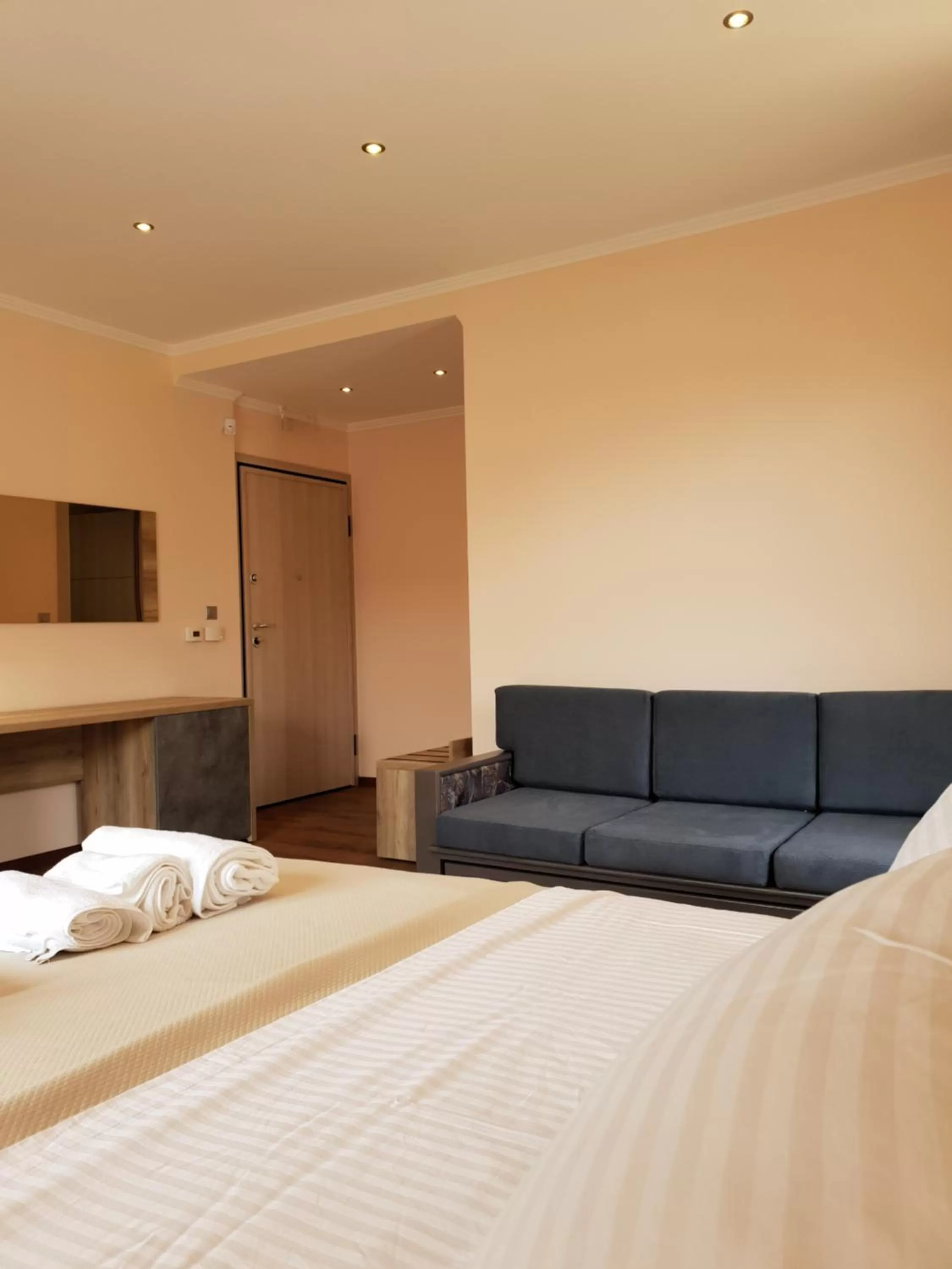 Photo of the whole room, Bed in Mondeus Inn Luxury