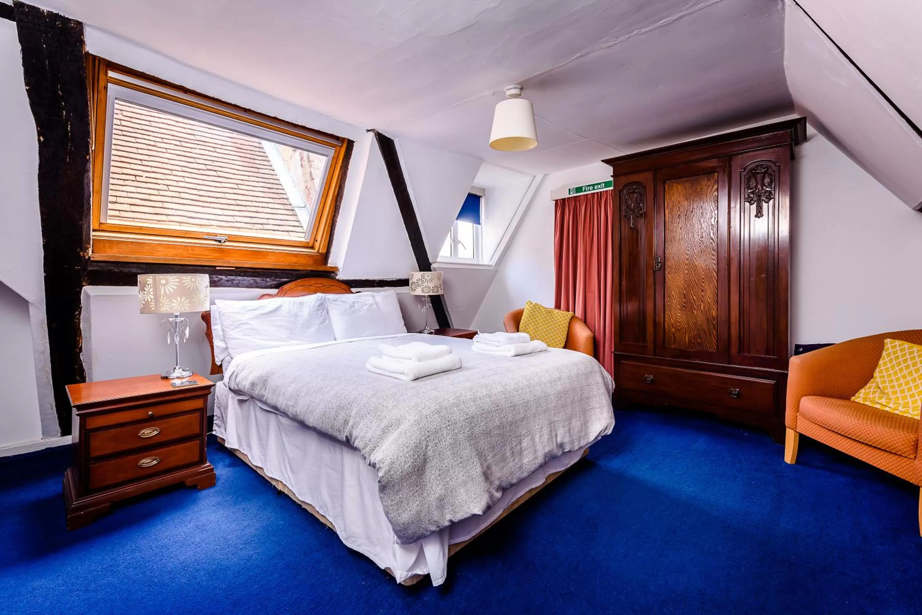 Photo of the whole room in Mangreen Country House