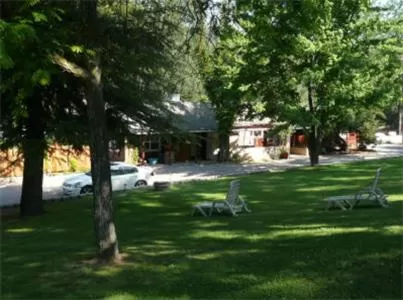 Other in Queen's Inn By The River