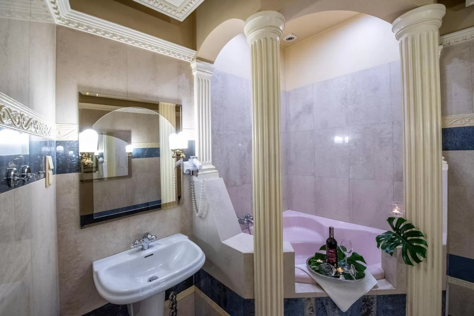 Bathroom in Hotel Royal